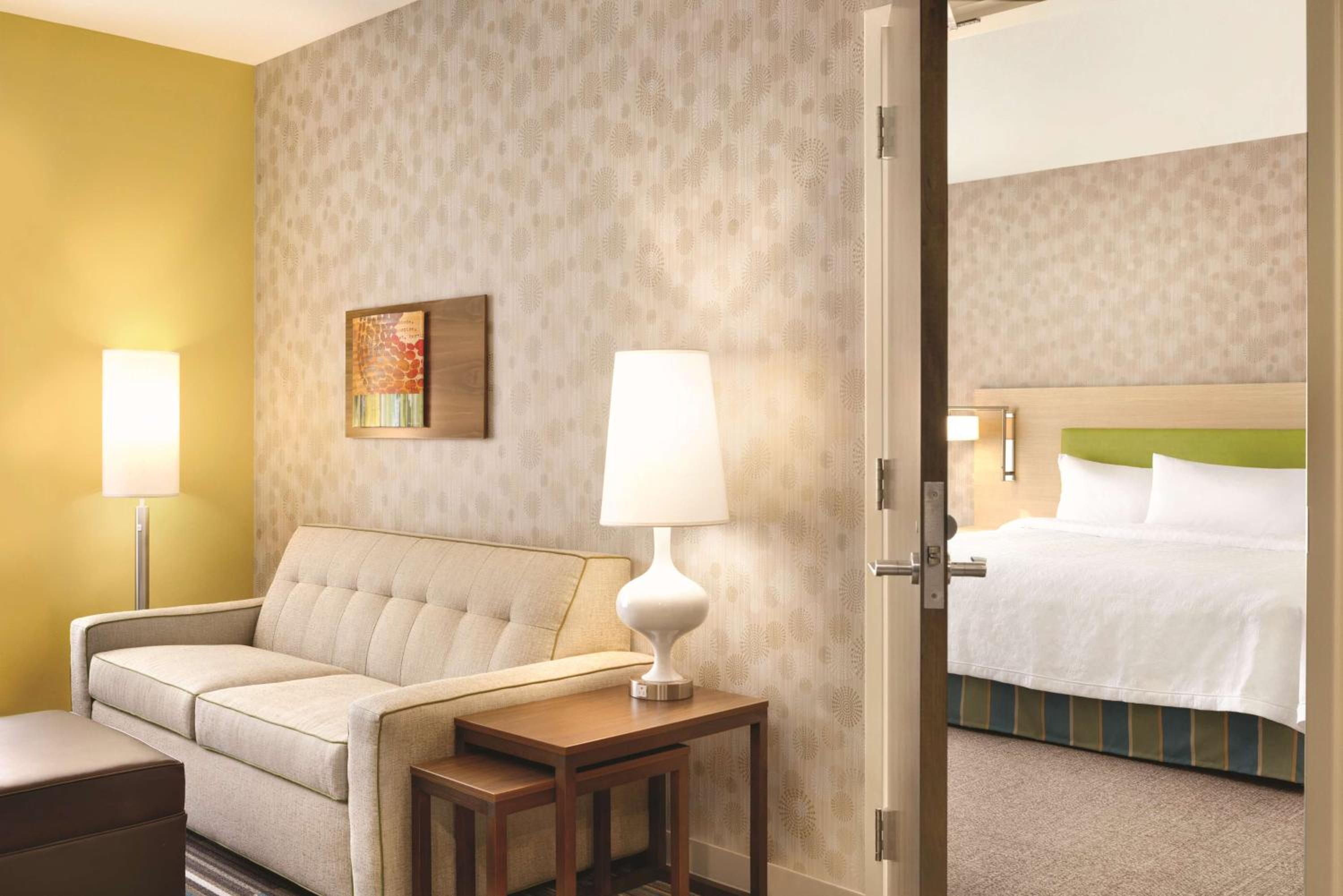 King Suite - Hearing Access/Non-Smoking - Photo 5