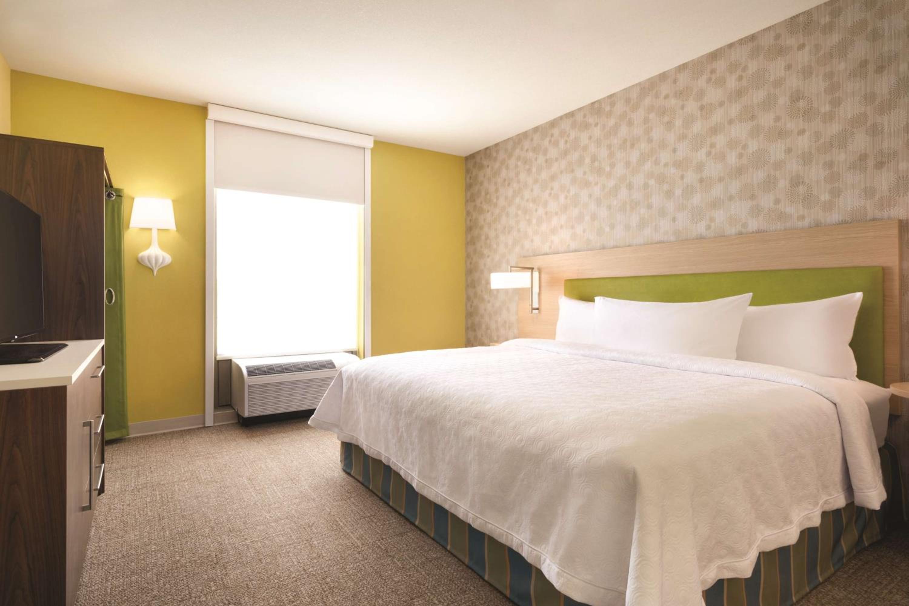 King Suite - Hearing Access/Non-Smoking - Photo 4