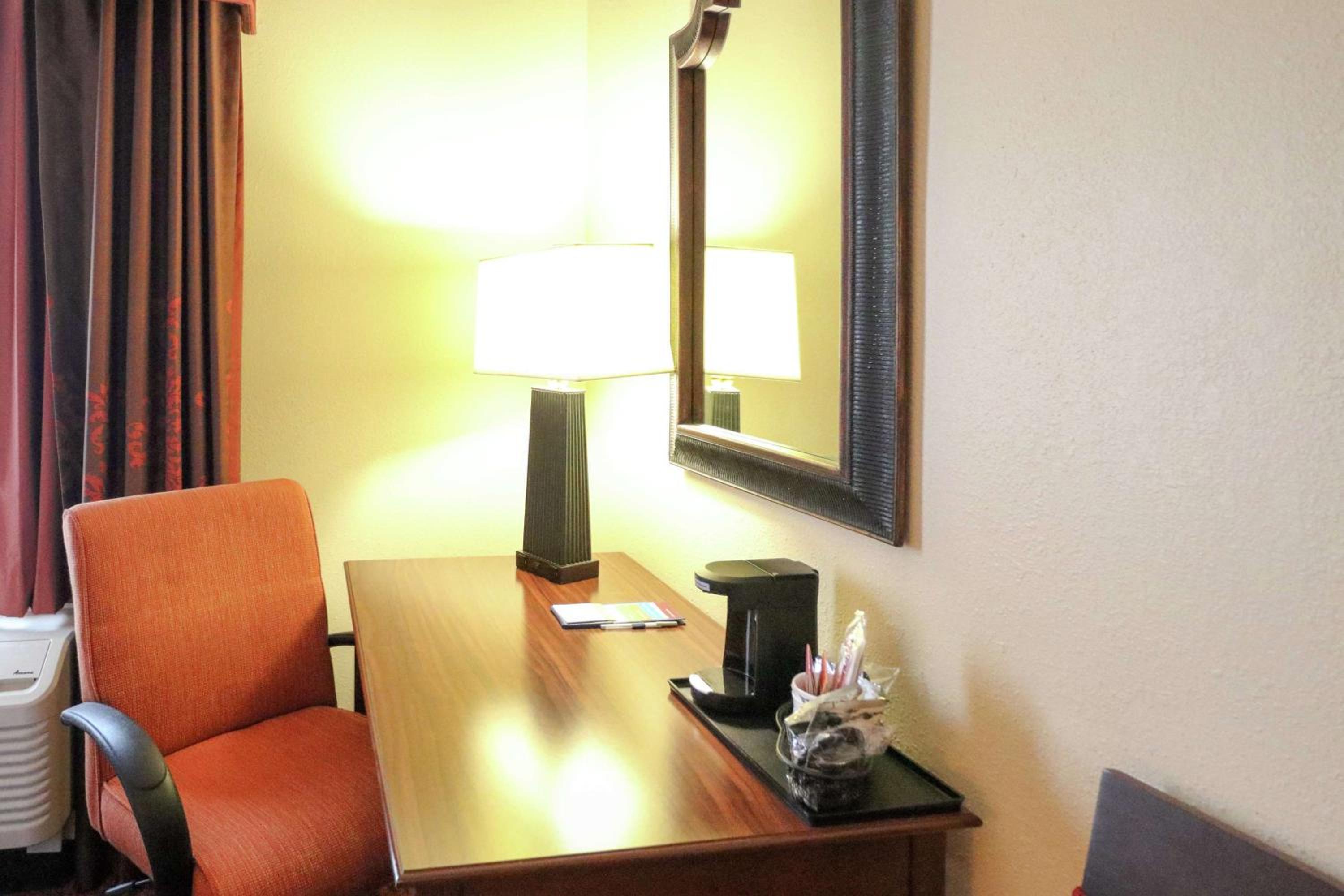 Queen Room with Two Queen Beds (4 Adults) - Photo 1