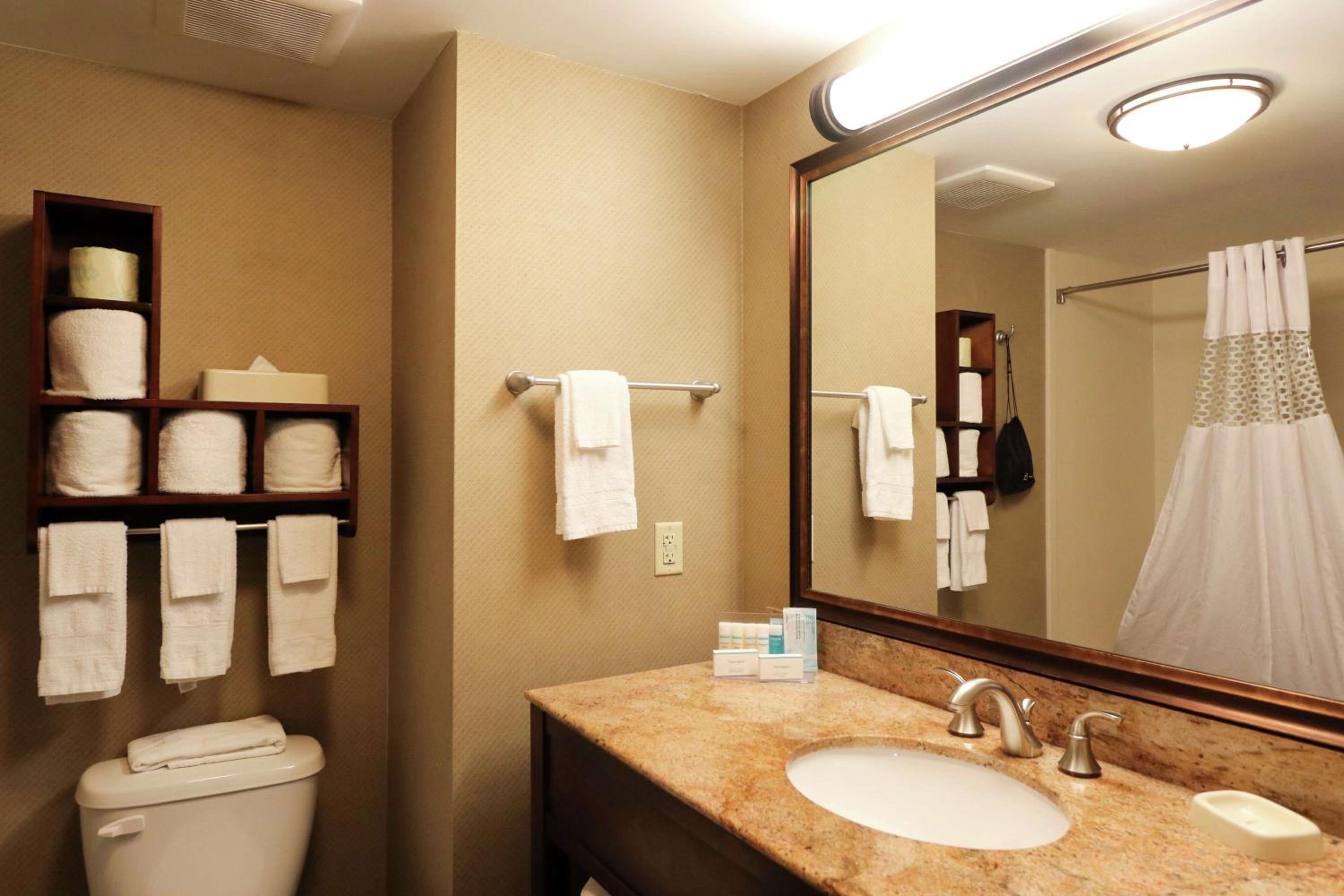 King Room - Hearing Access/Non-Smoking - Photo 2