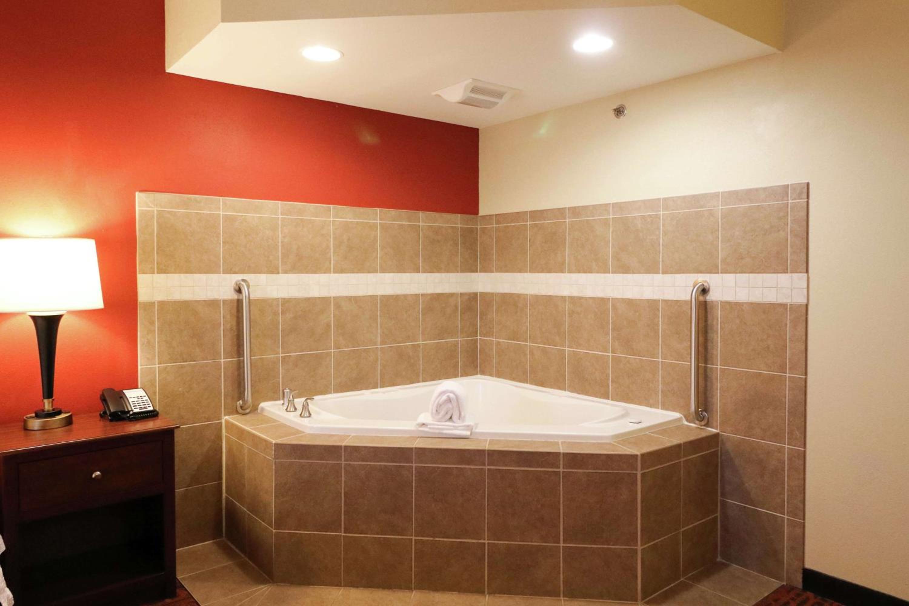 King Room with Spa Bath photo 2