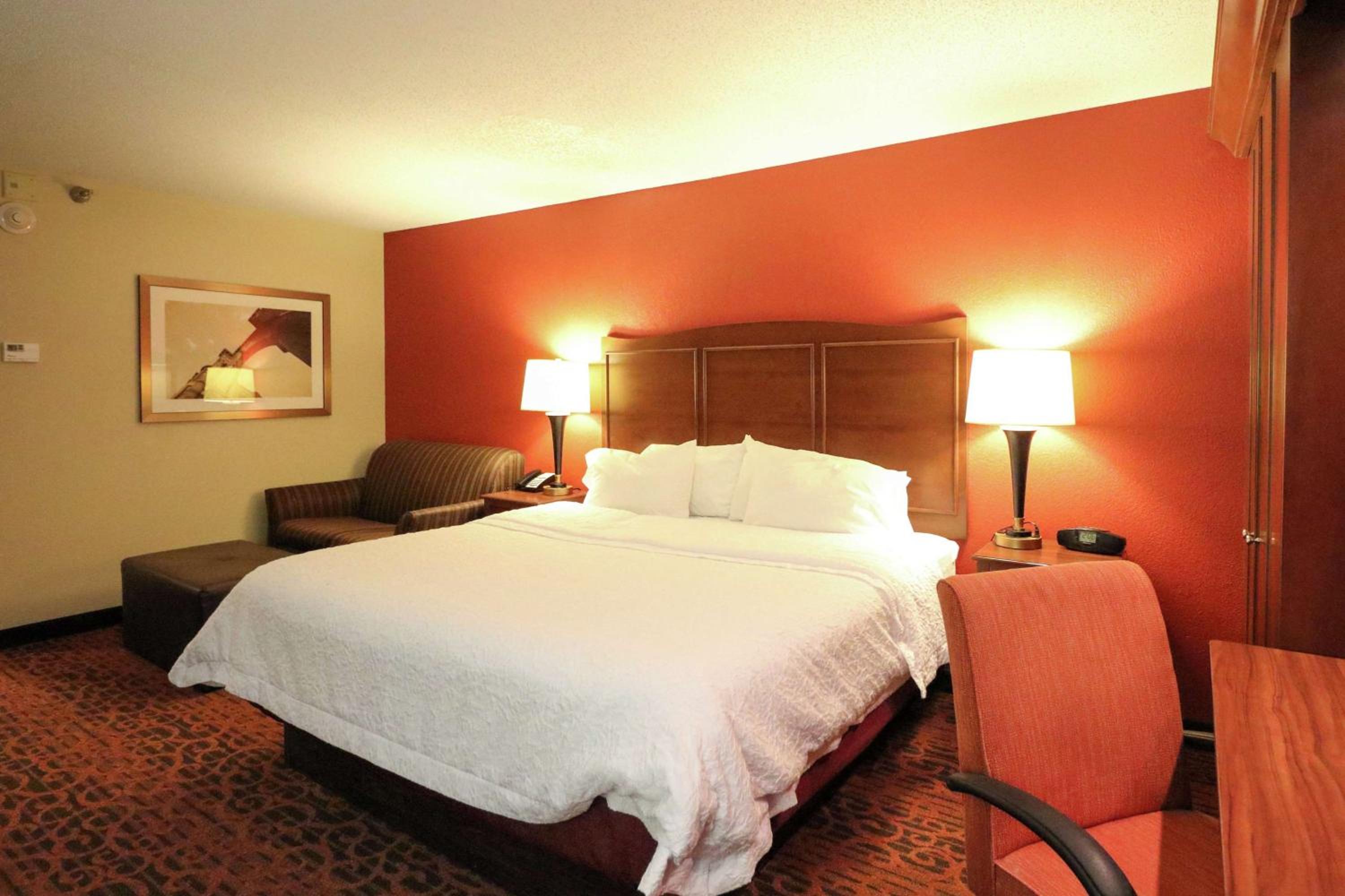 King Room with Spa Bath - Photo 2