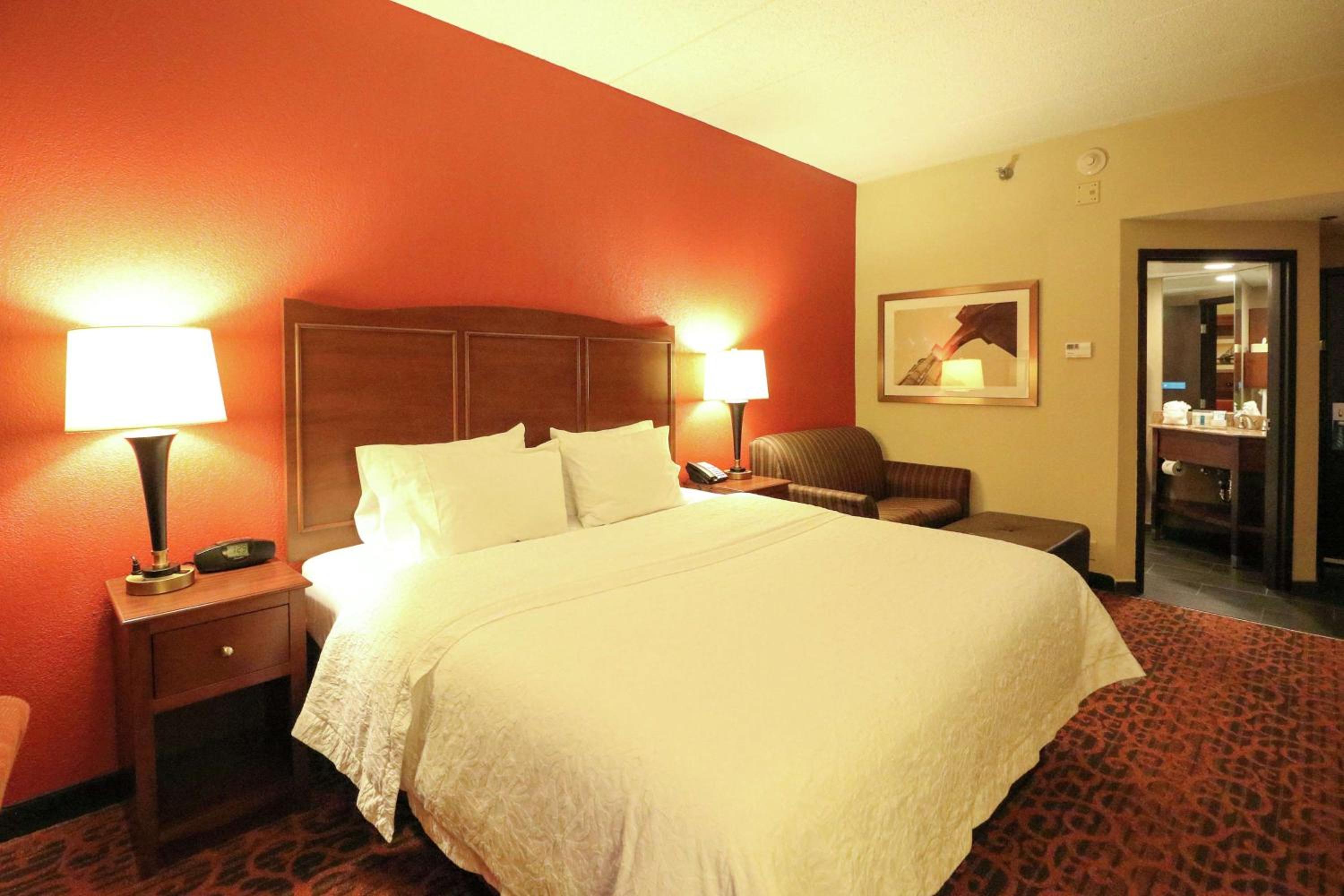 King Room with Sofa Bed and Study - Non-Smoking - Photo 2
