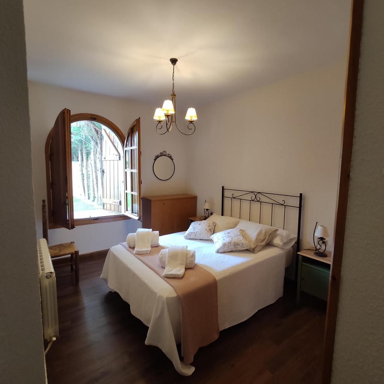 Three-Bedroom House photo 3