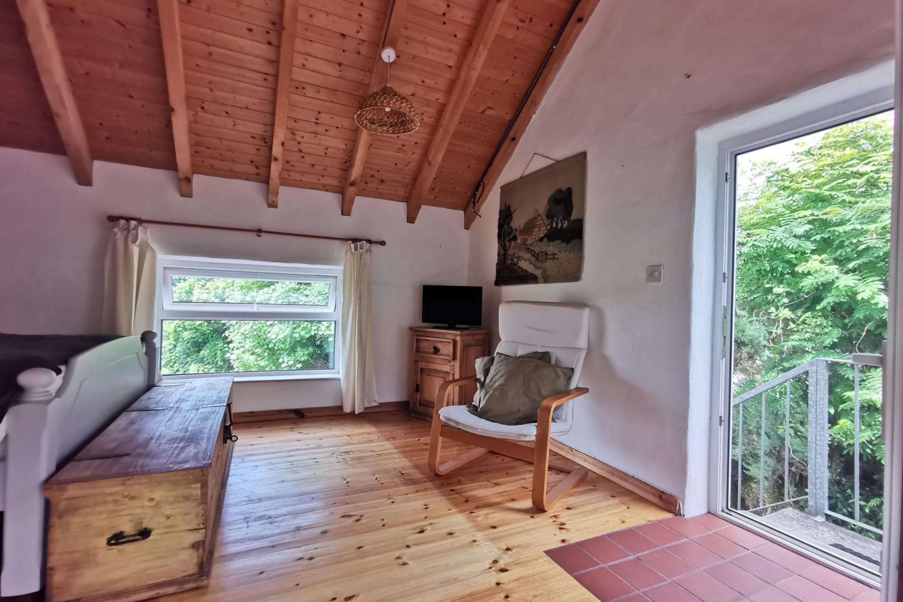 One-Bedroom House photo 1