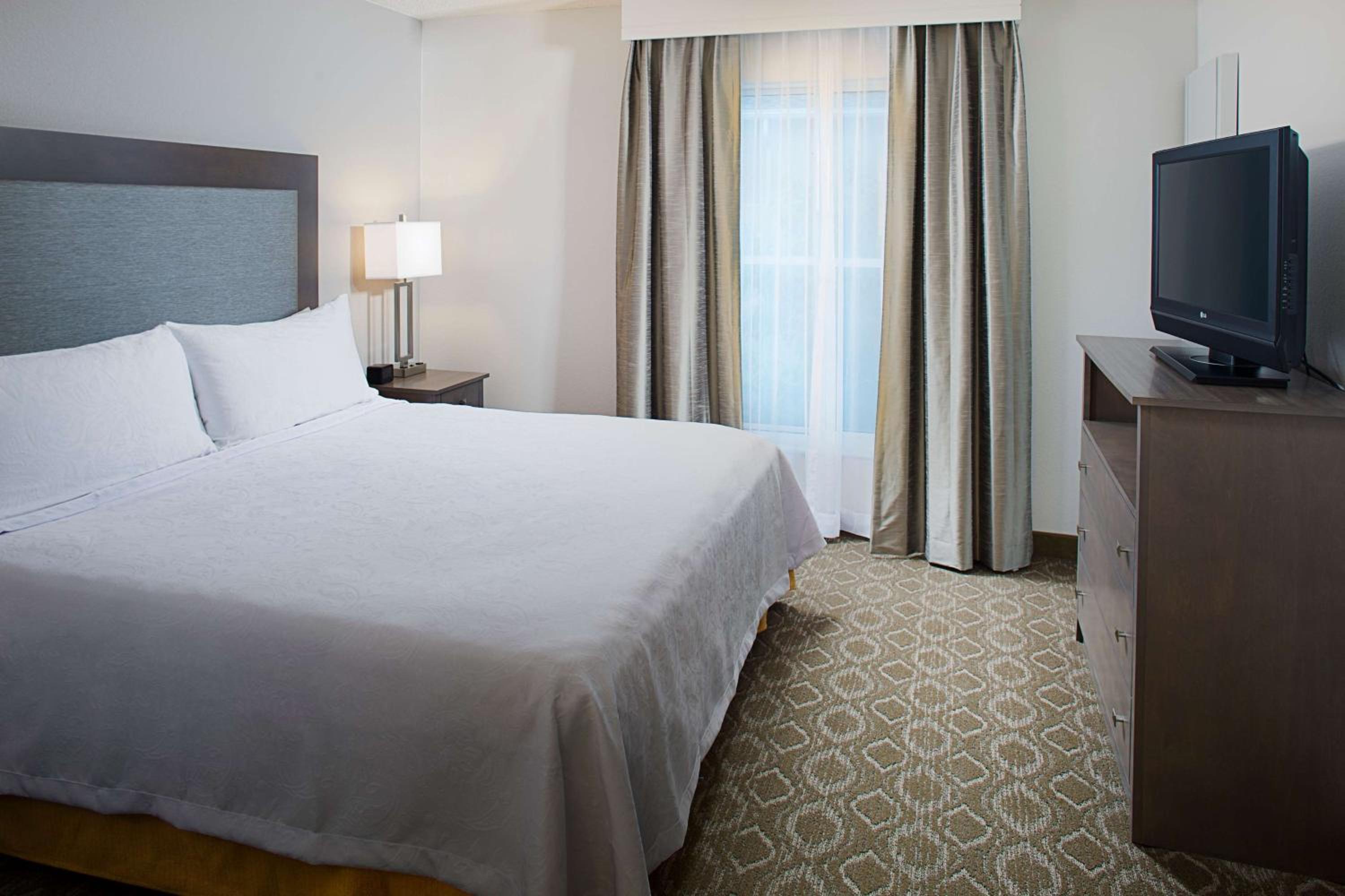 One-Bedroom King Suite - Non-Smoking - Photo 1