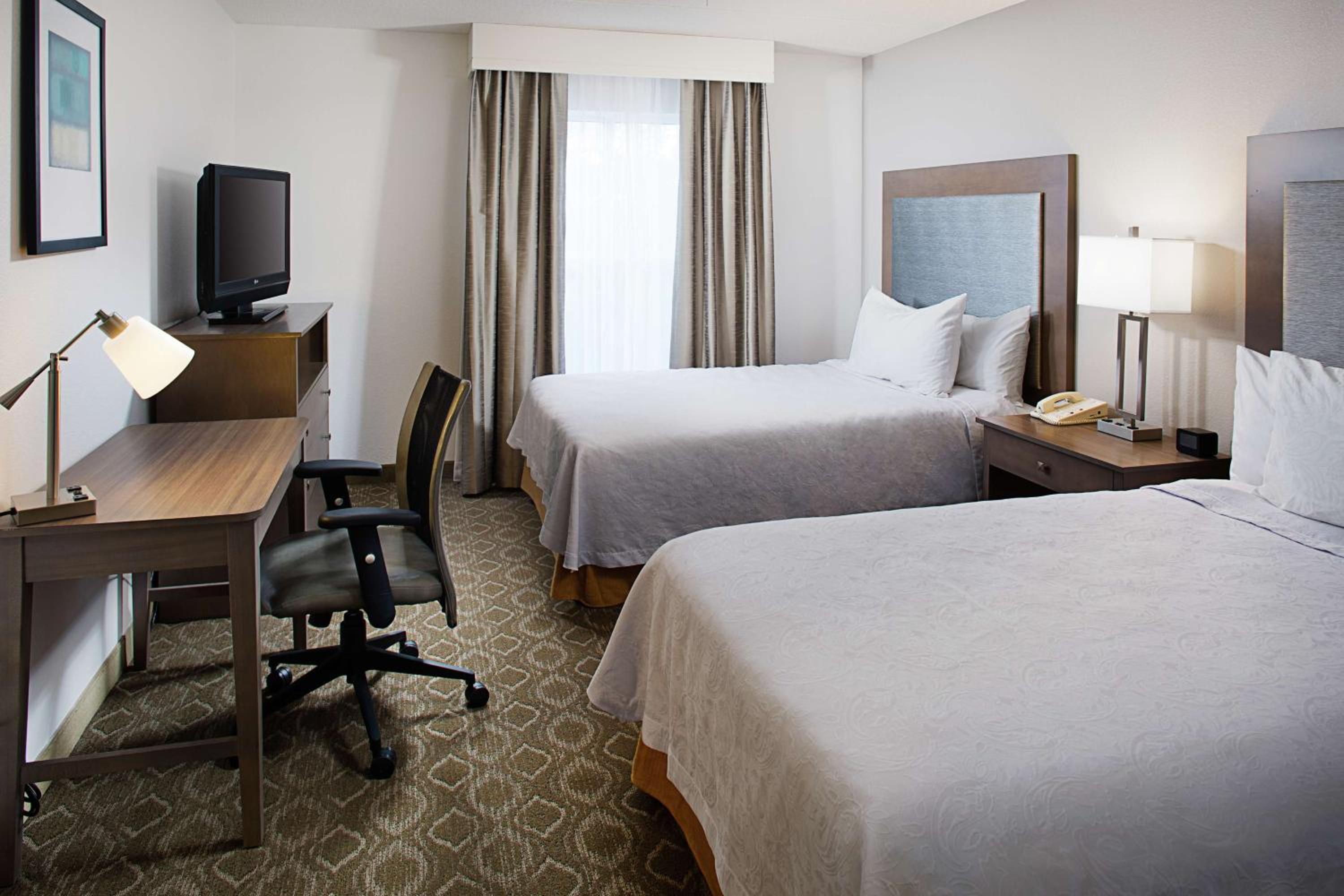 Suite with Two Double Beds - Mobility Access/Non-Smoking photo 3