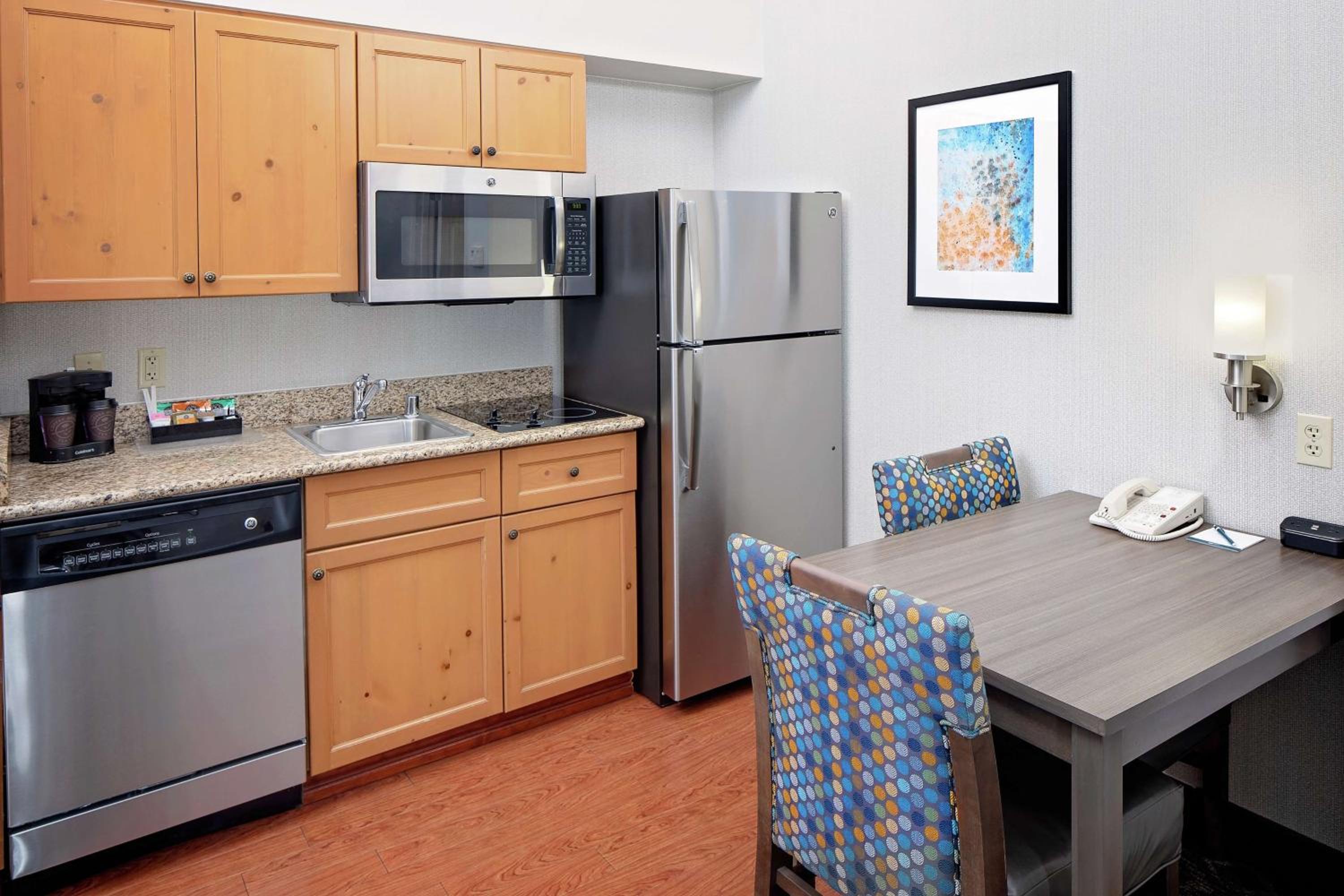 One-Bedroom King Suite - Non-Smoking - Photo 3