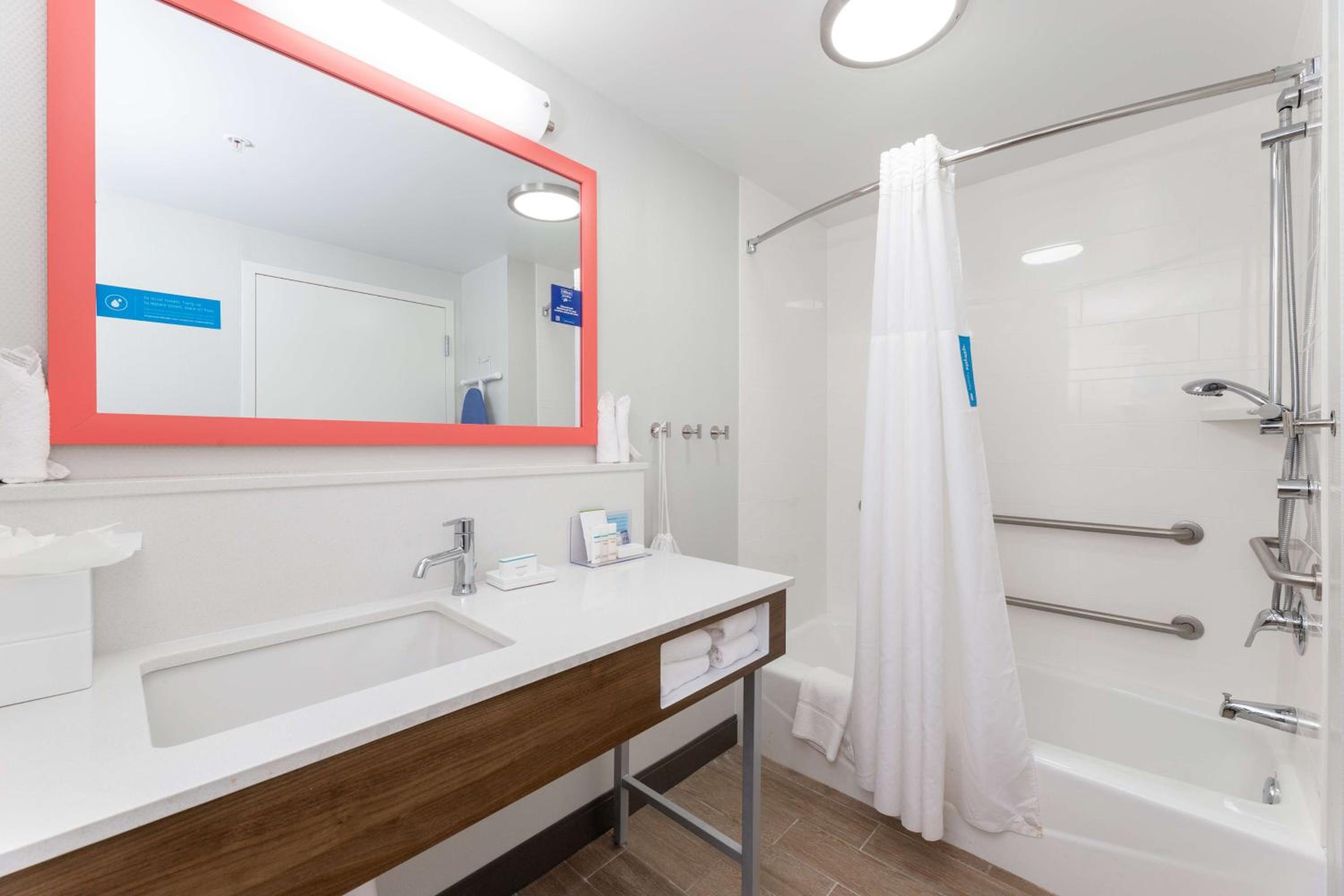 King Room - Mobility Access/Non-Smoking - Photo 3