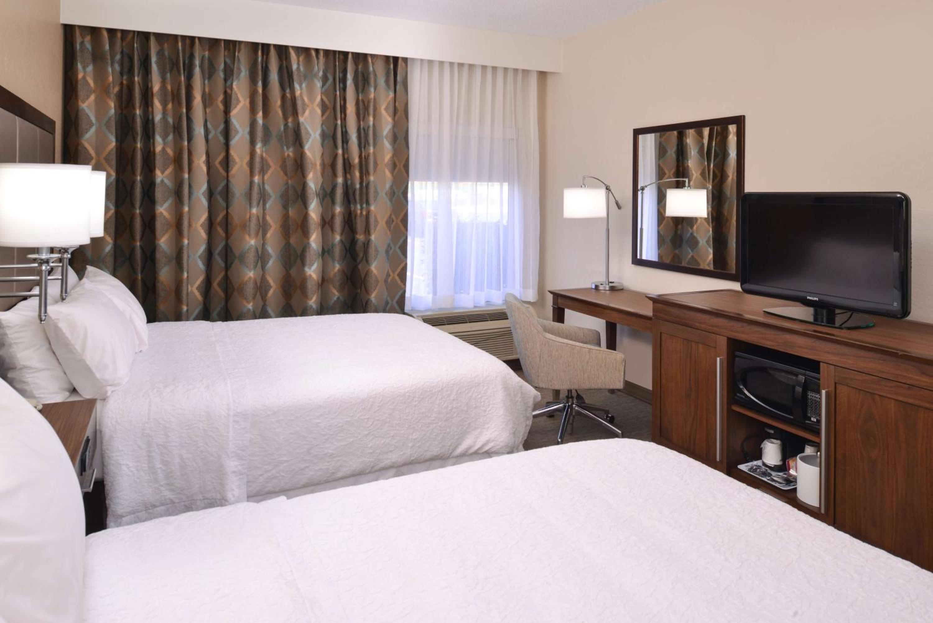 Room with Two Queen Beds - Non-Smoking - Photo 1
