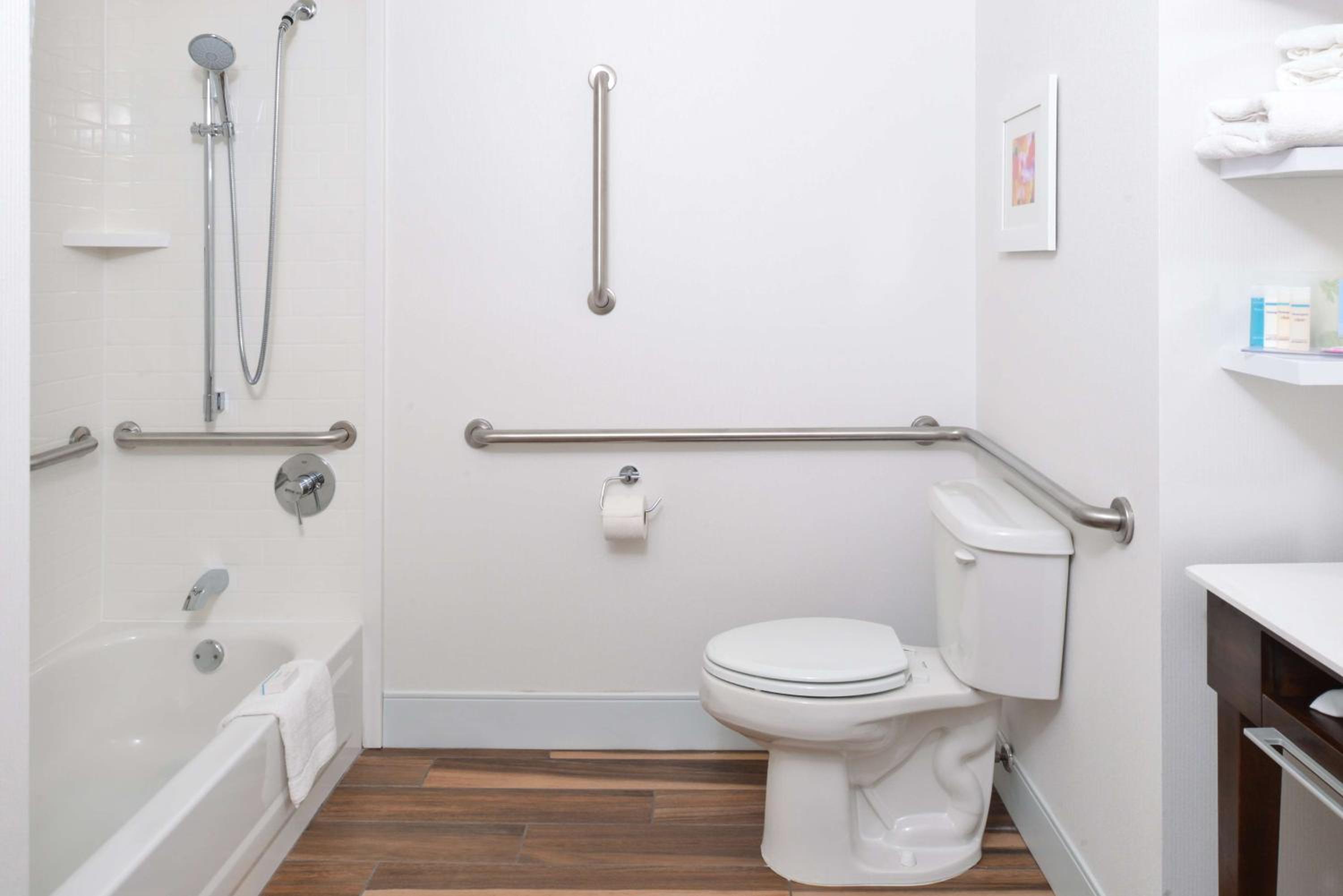 King Room - Mobility Access/Non-Smoking - Photo 4