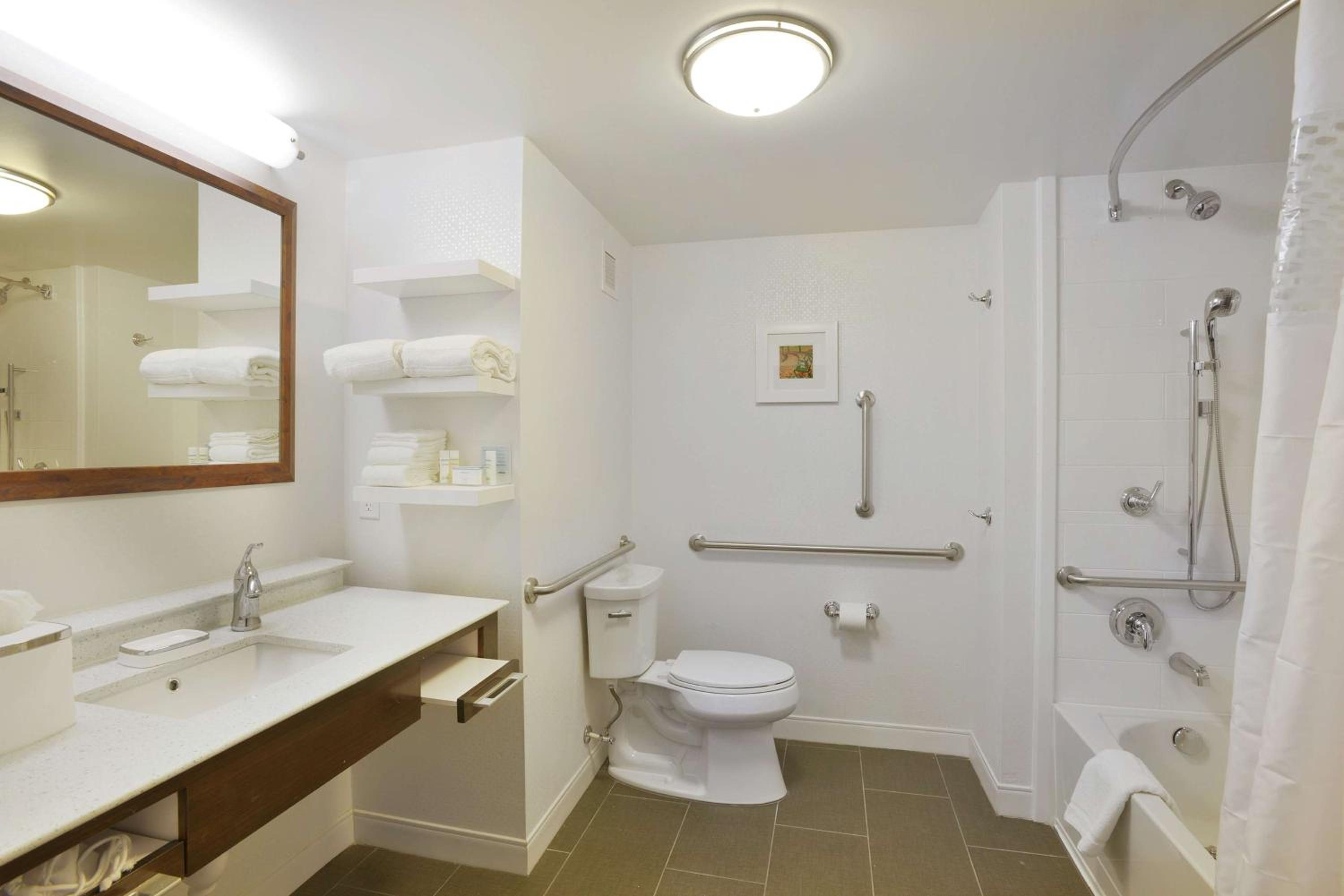 King Room - Mobility Access/Non-Smoking