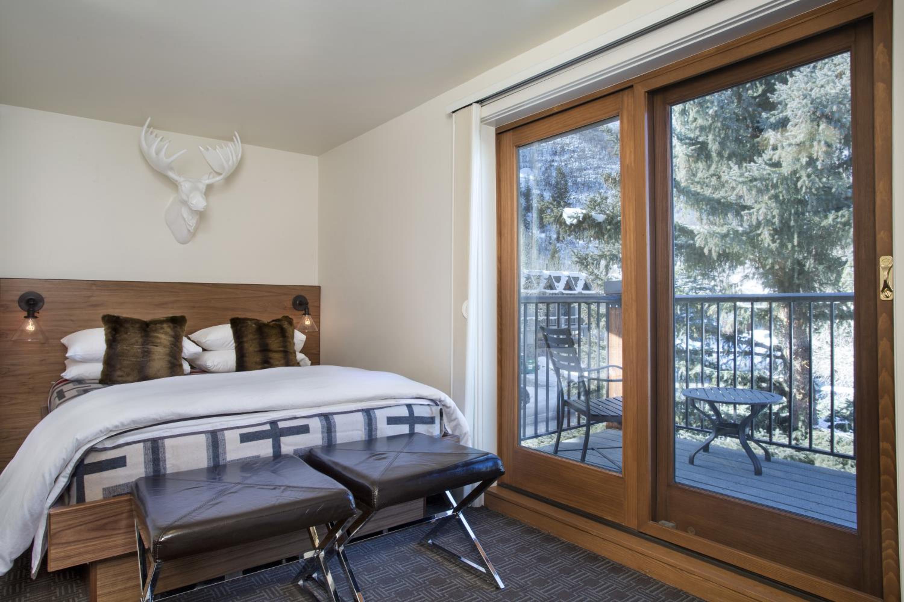 Superior Queen Room With Balcony