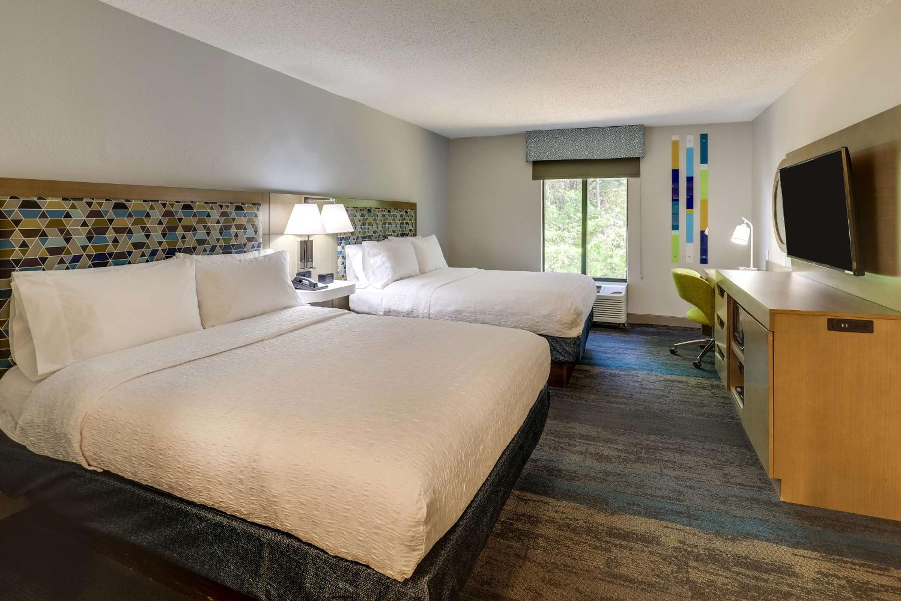 Room with Two Queen Beds - Non-Smoking - Photo 1