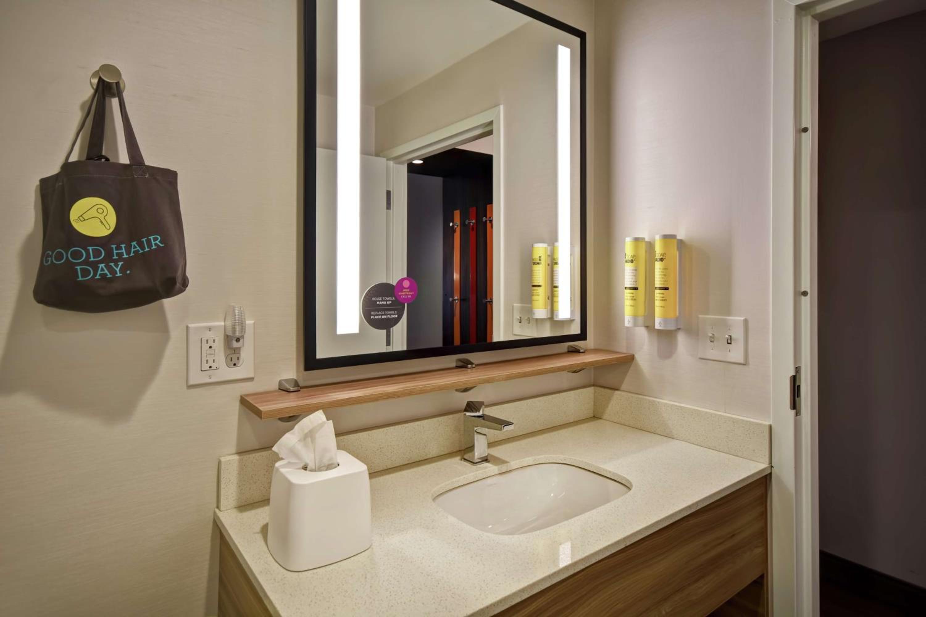 King Room - Hearing Access - Photo 4