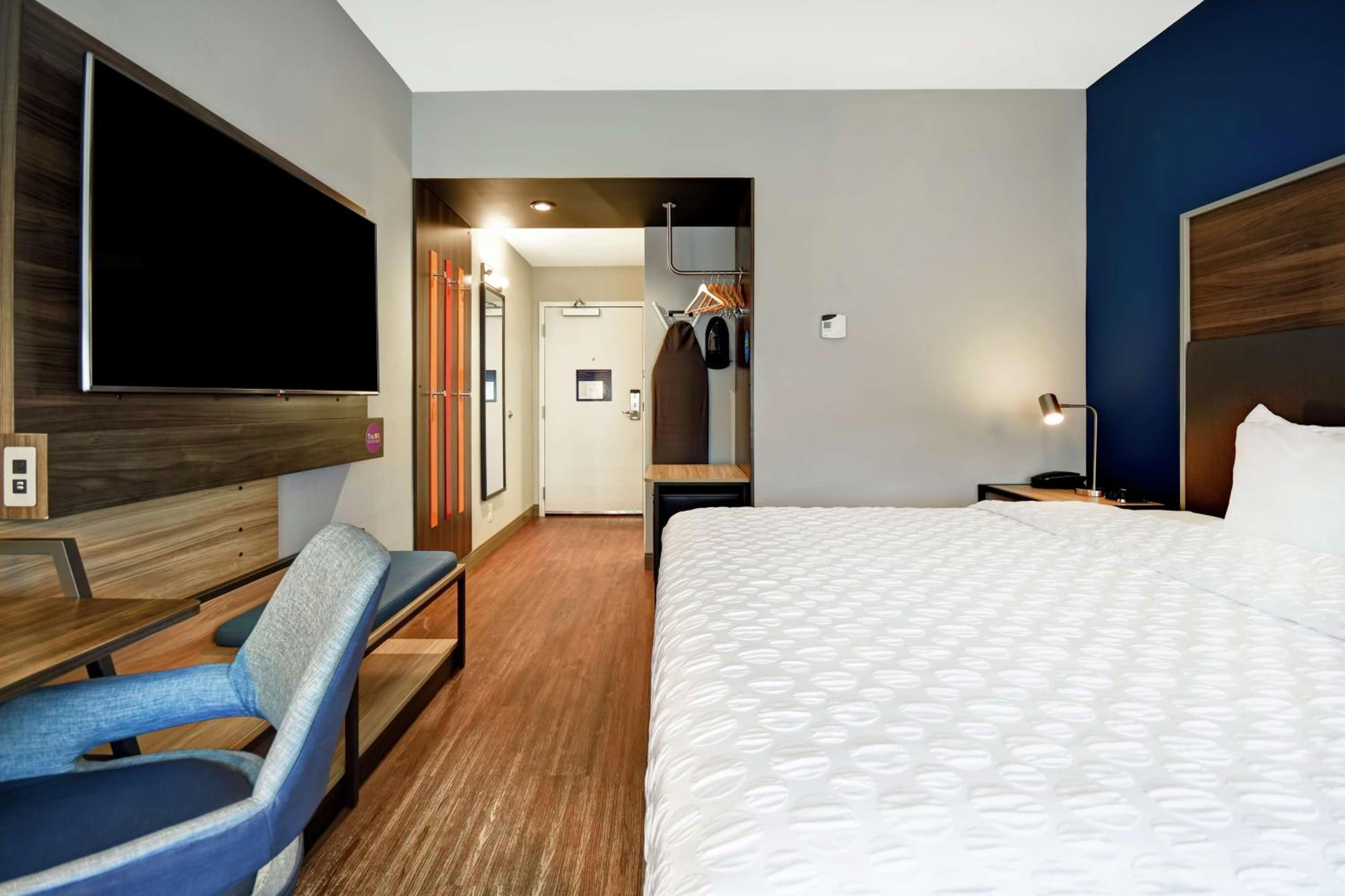 King Room - Hearing Access - Photo 5