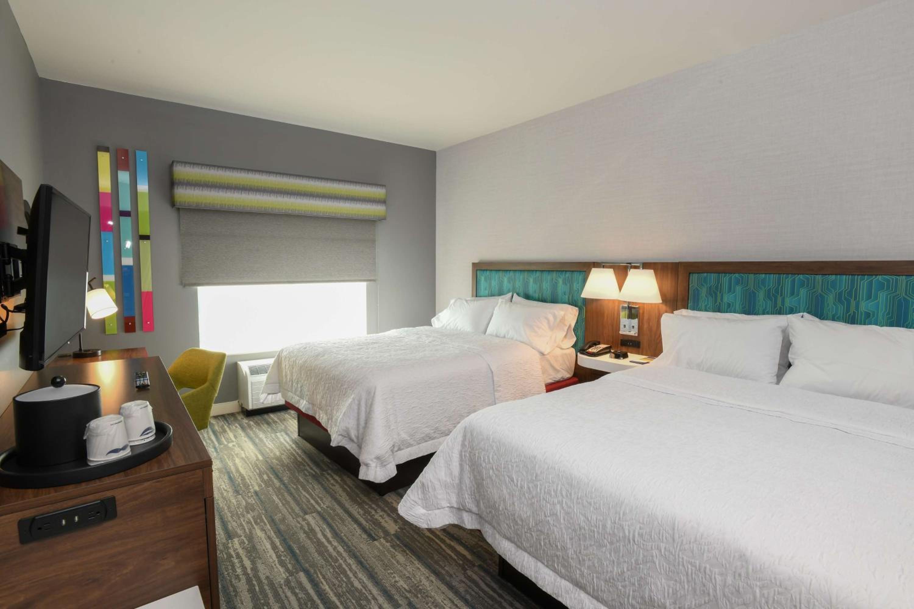 Queen Room with Two Queen Beds - Hearing Access/Non-Smoking - Photo 3