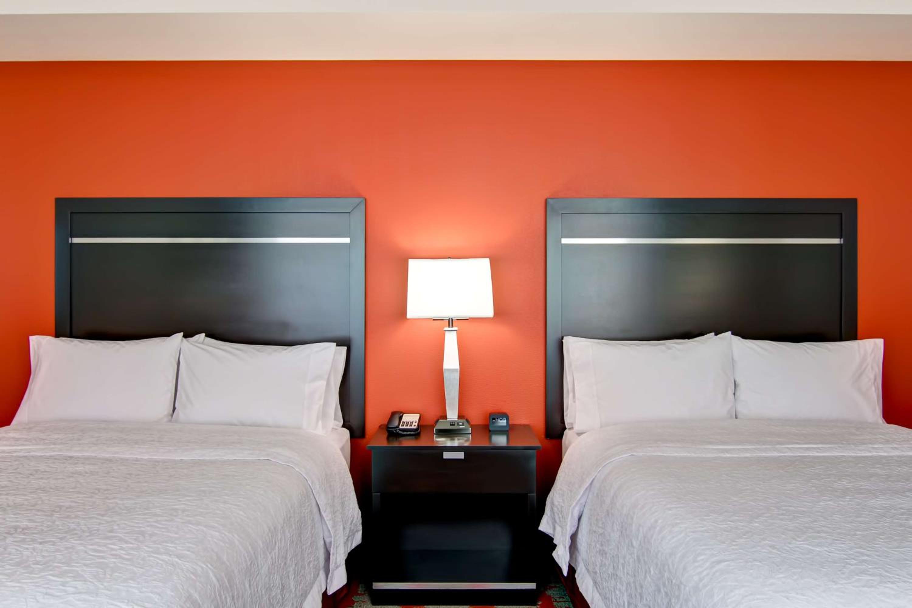 Queen Room with Two Queen Beds - Mobility Access/Non-Smoking photo 2