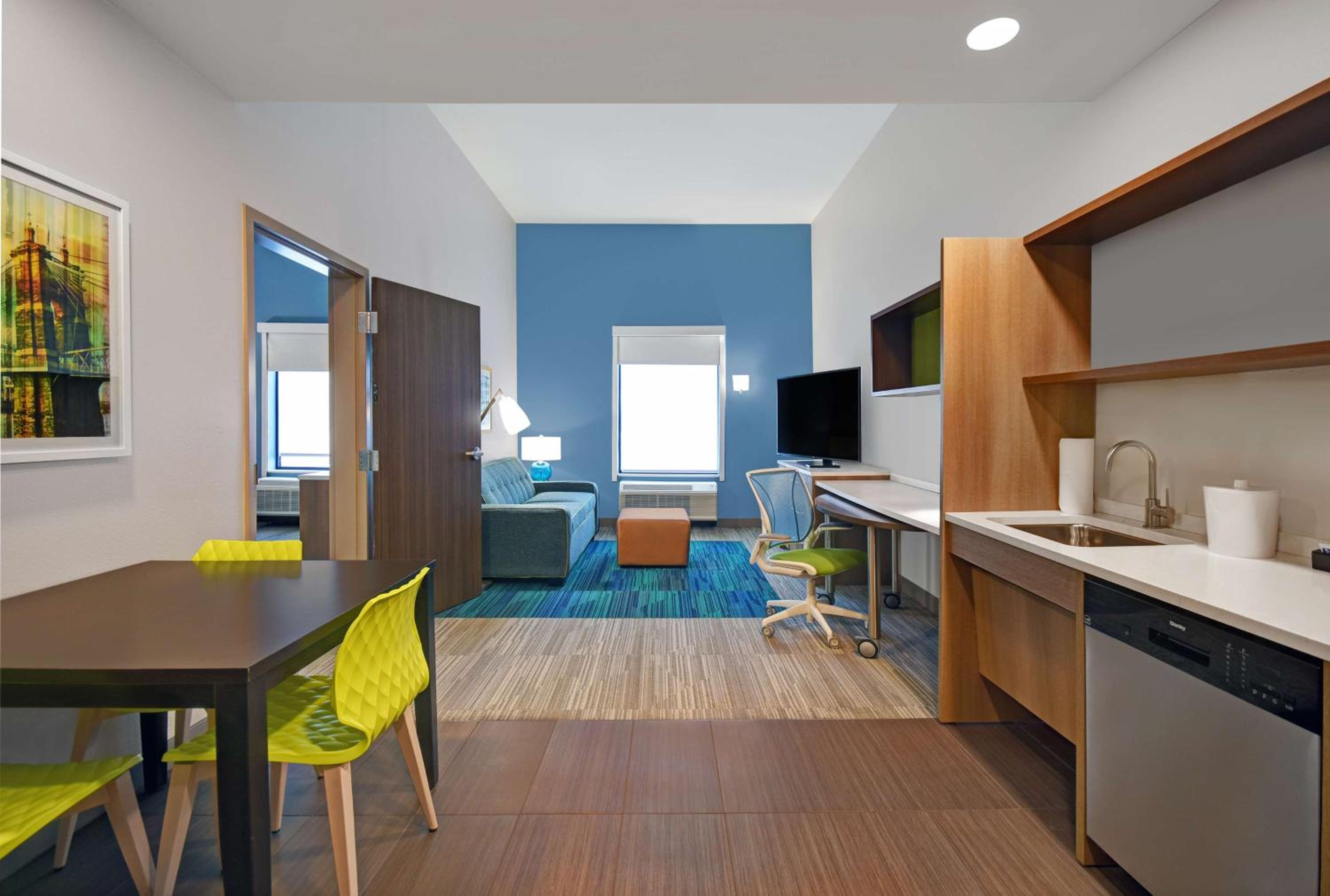 One-Bedroom King Suite - Non-Smoking - Photo 10