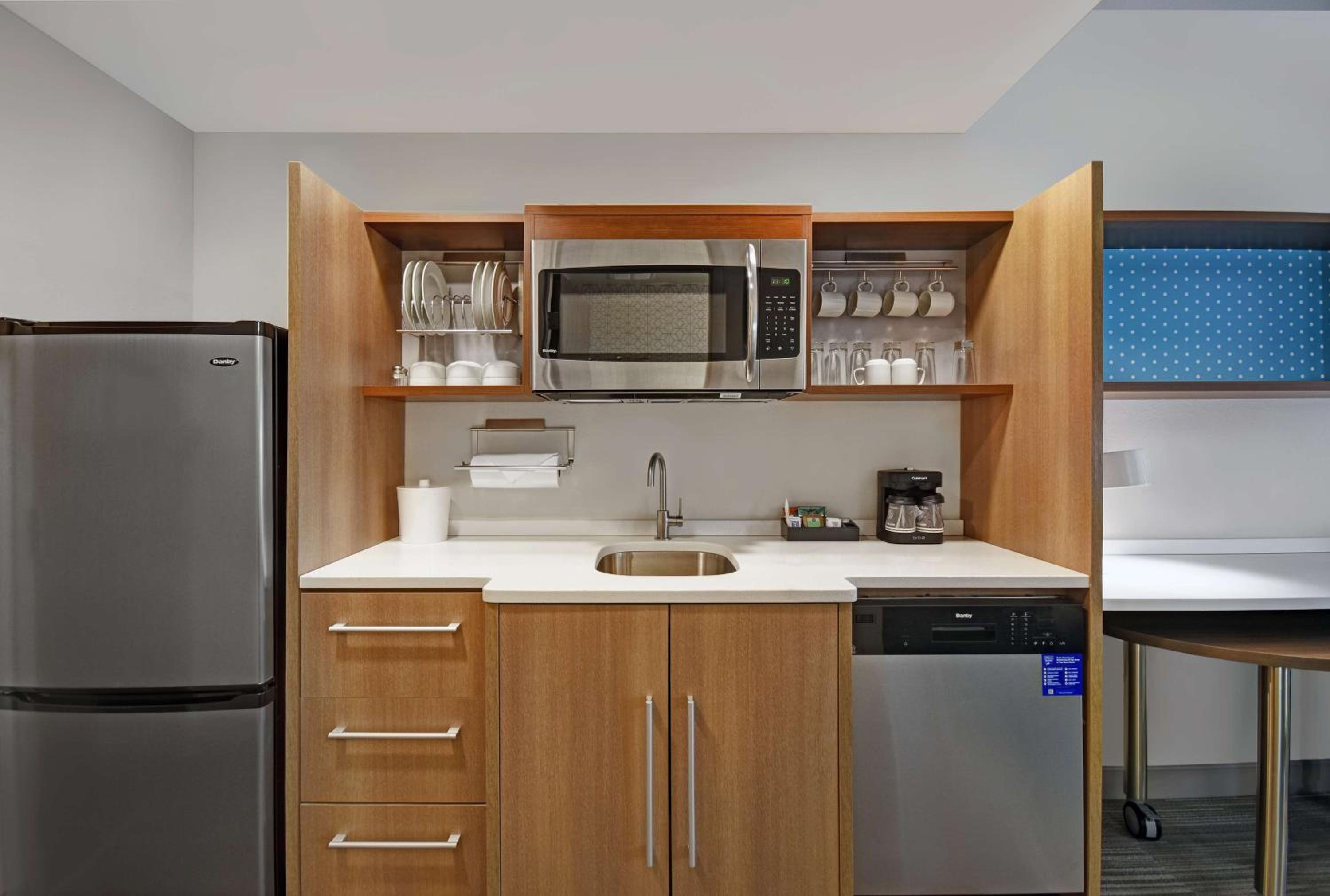 King Studio Suite - Non-Smoking - Photo 2