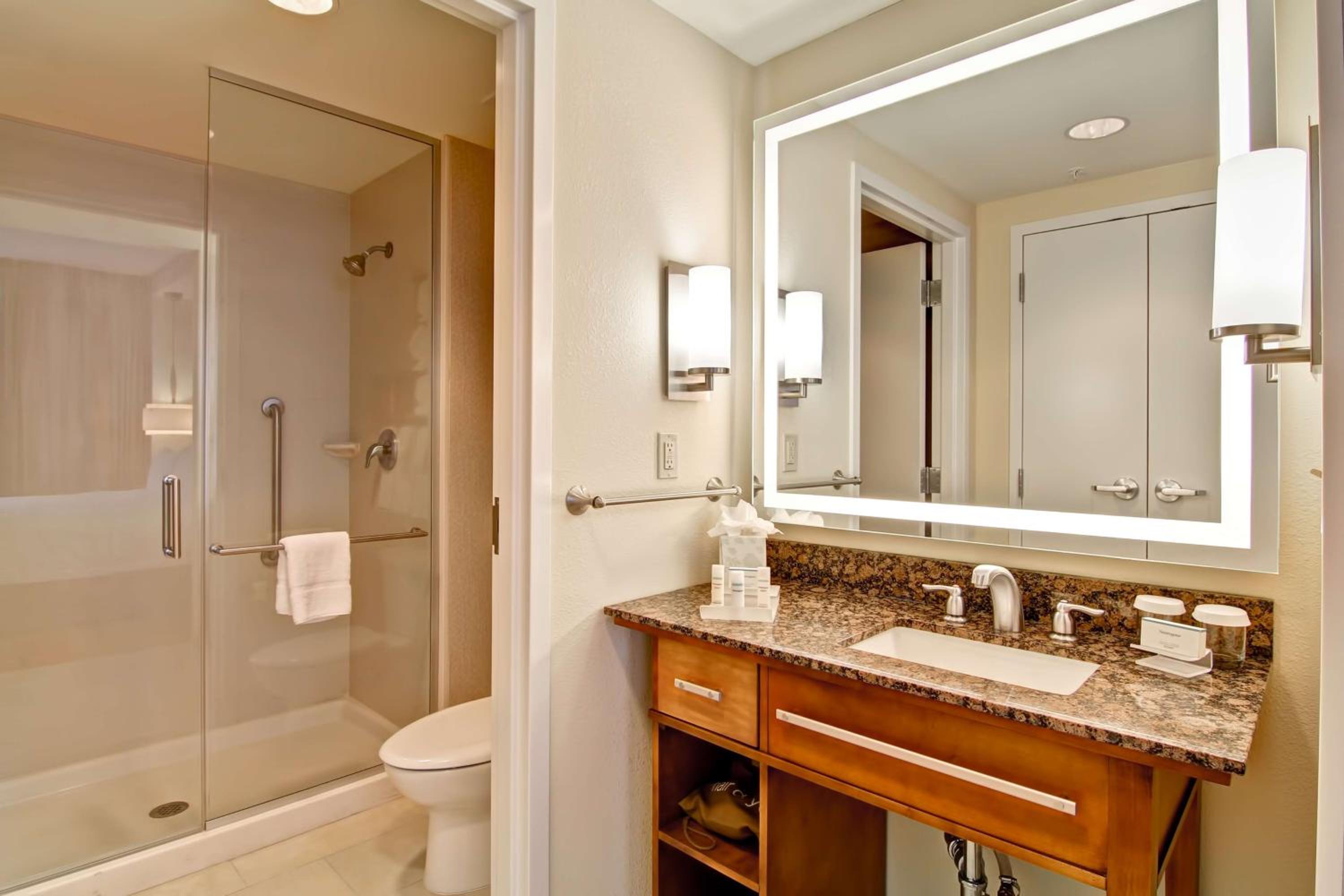 King Studio Suite - Non-Smoking photo 2