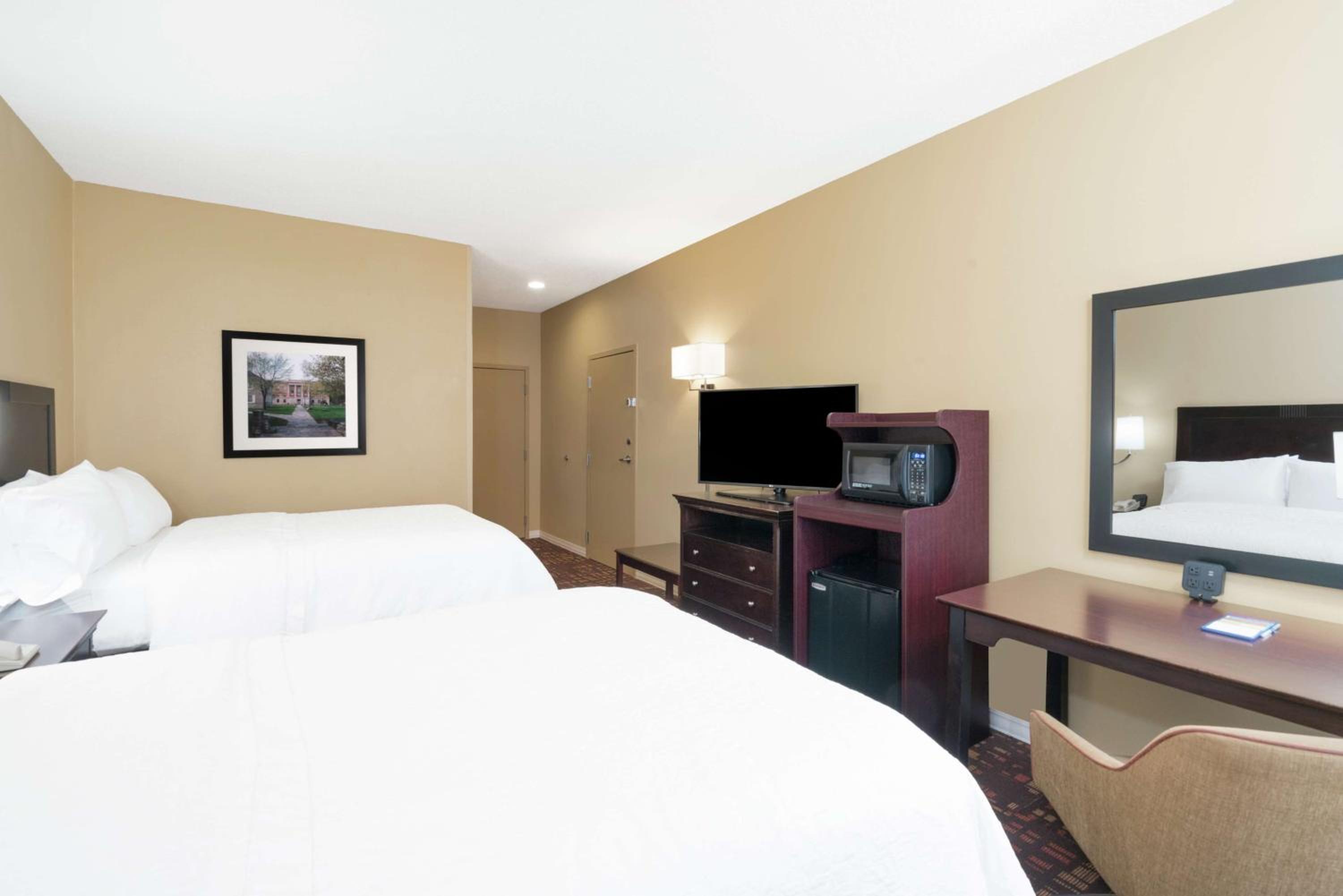 Double Room with Two Double Beds - Non-Smoking - Photo 1