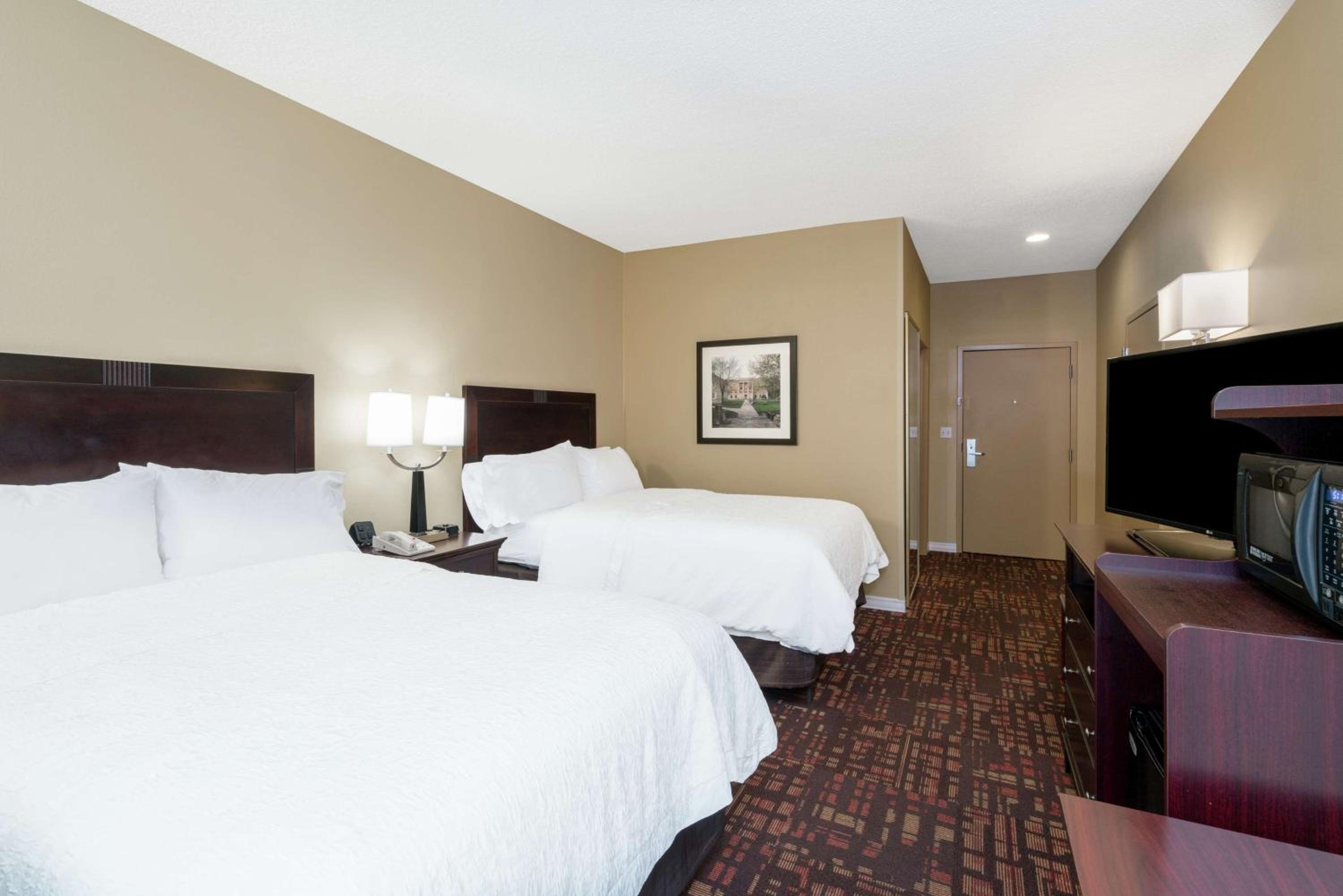 Double Room with Two Double Beds - Non-Smoking - Photo 2