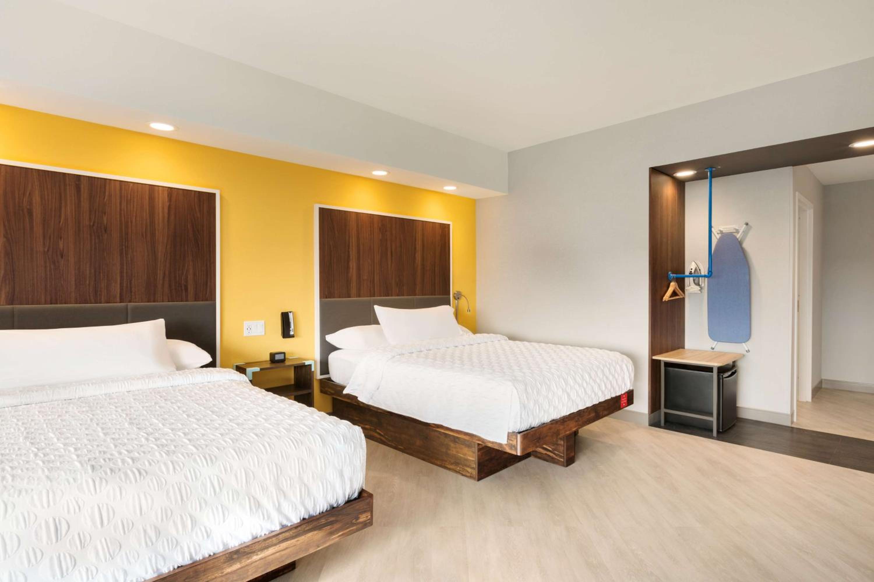 Queen Room with Two Queen Beds - Mobility Access photo 1