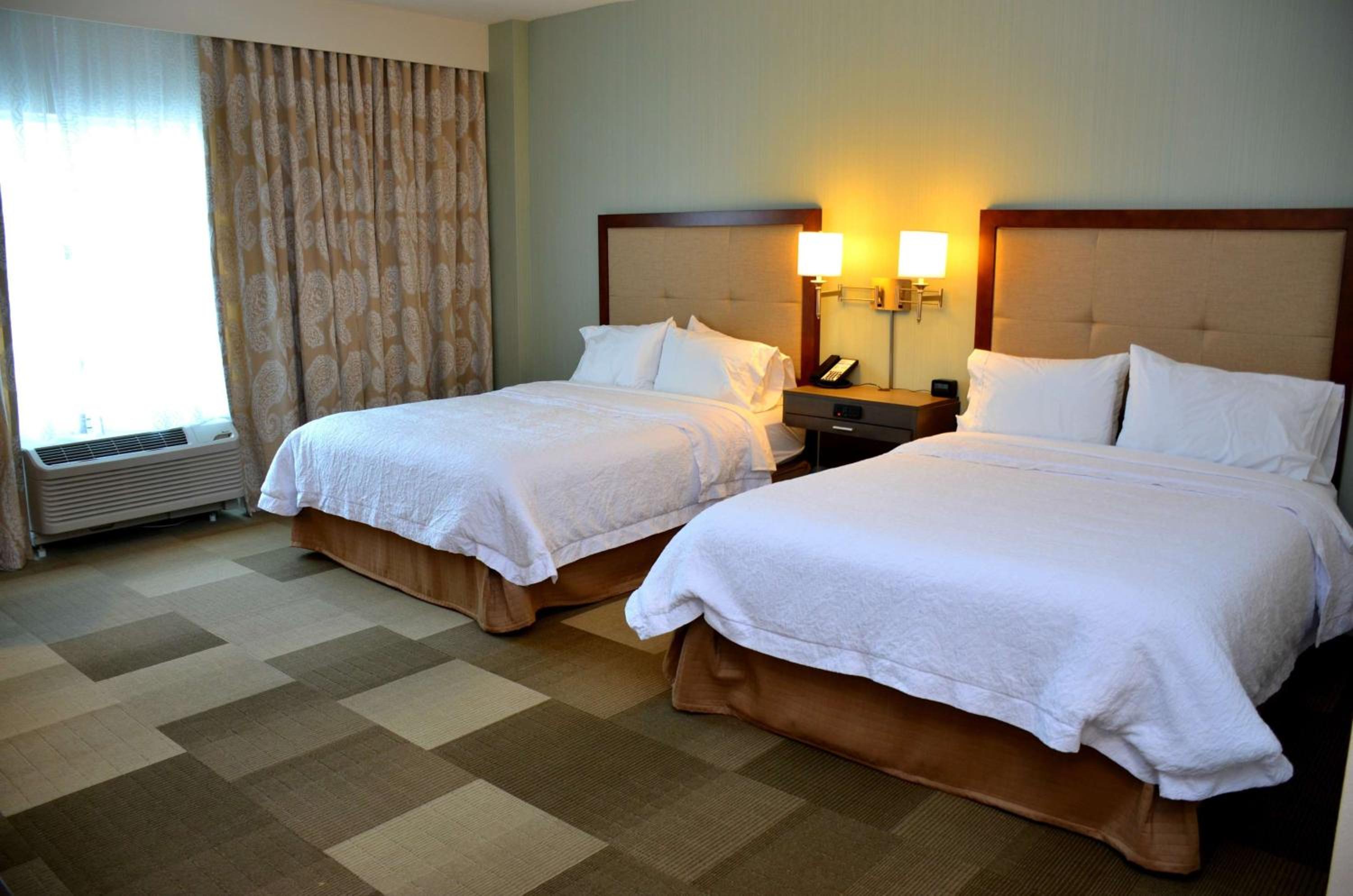 Queen Room with Two Queen Beds - Hearing Access/Non-Smoking