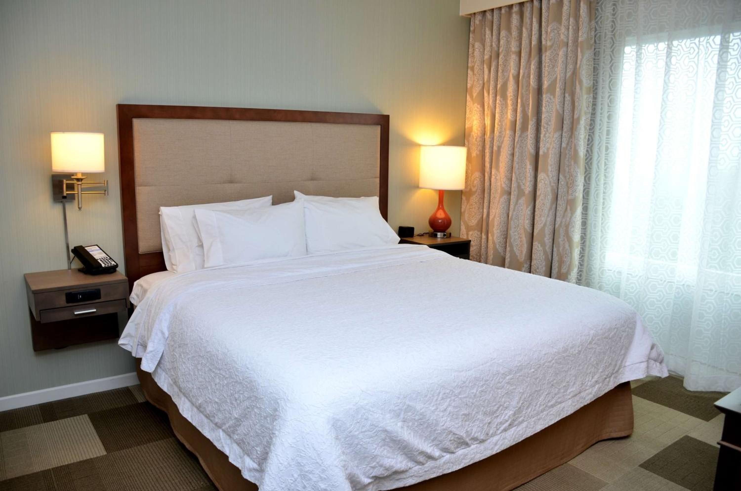 Premium King Room with Sofa Bed - Non-Smoking