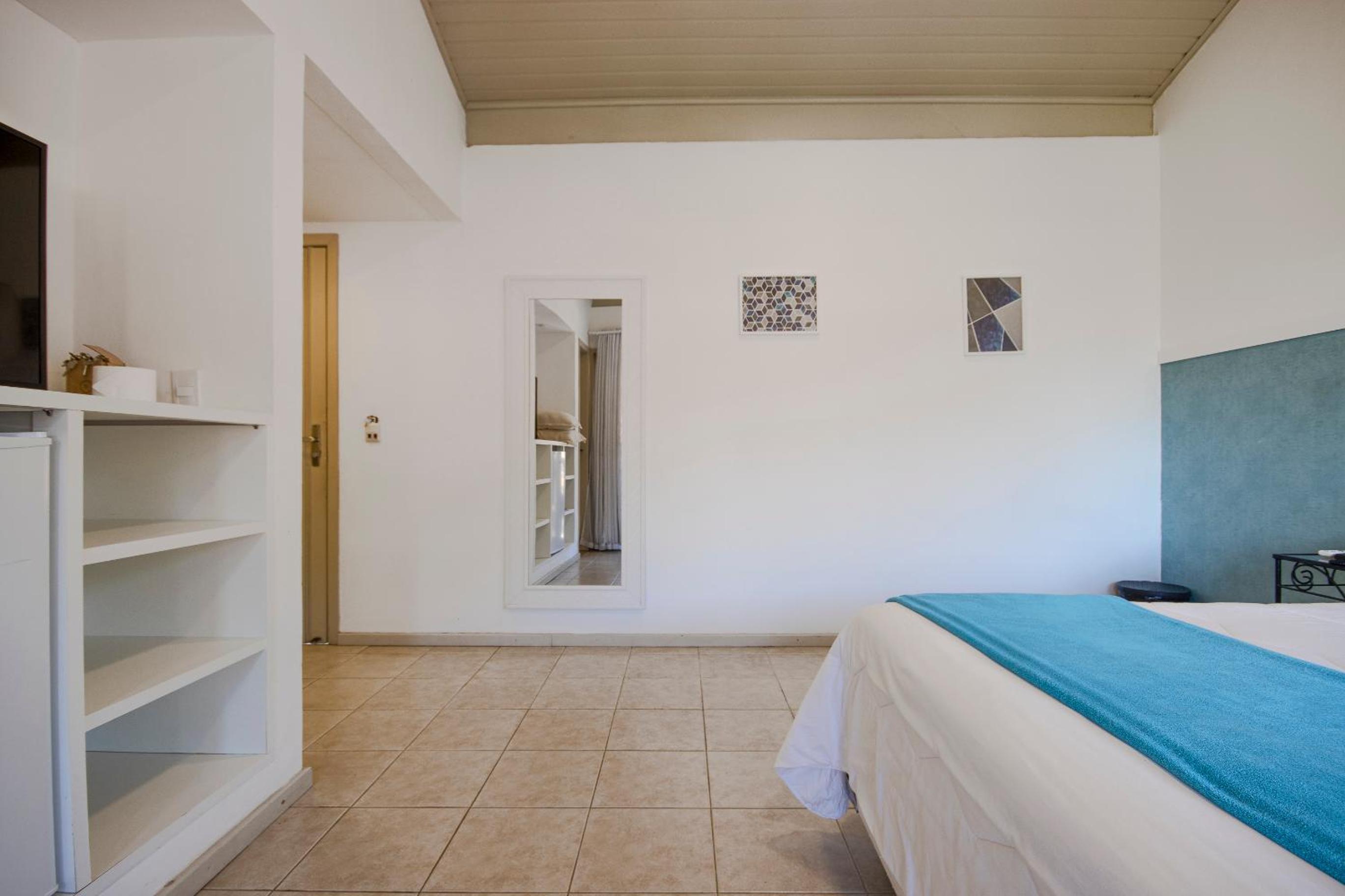 Double Room with Balcony and Sea View - Photo 4