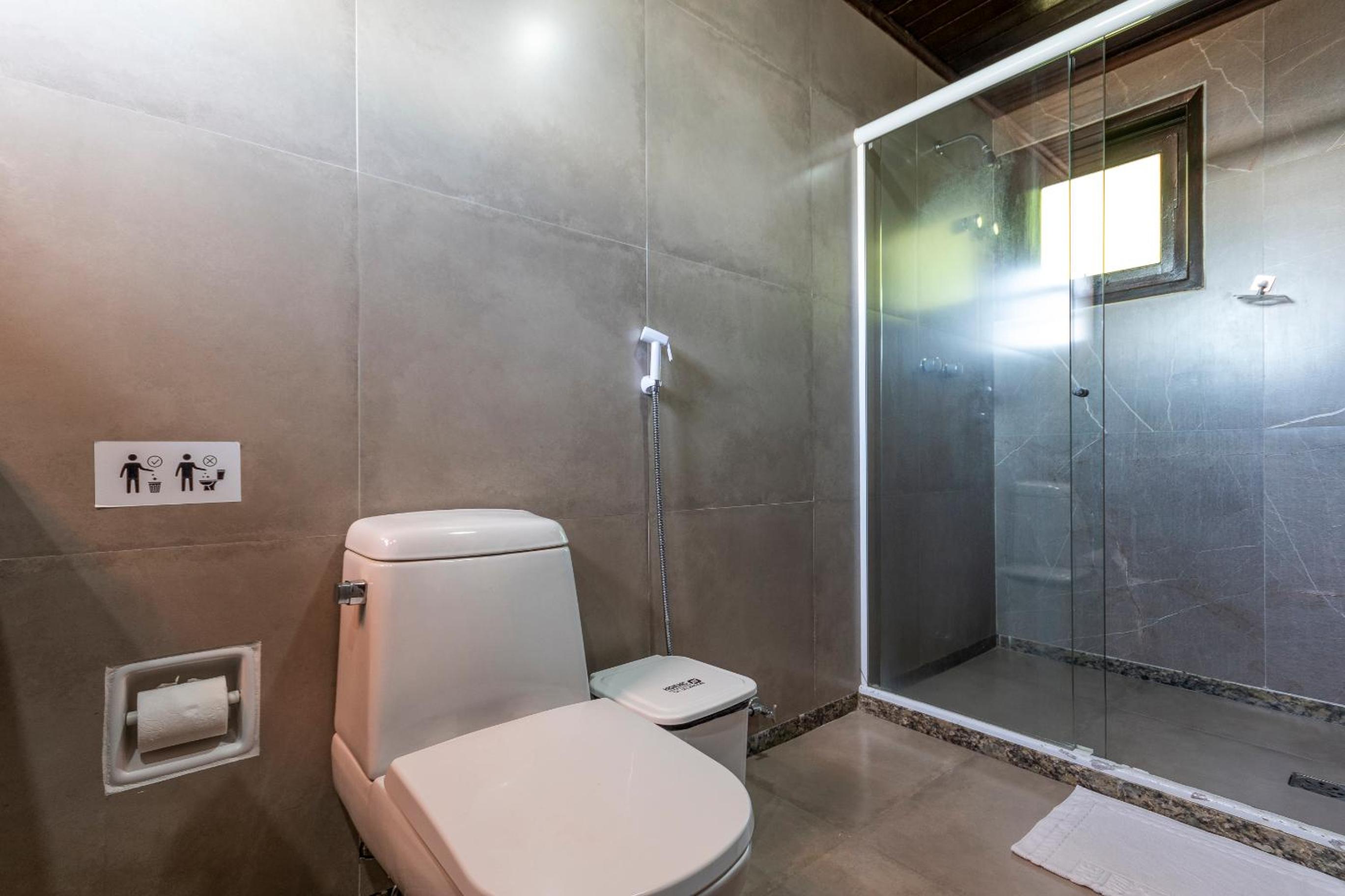 Double Room with Balcony and Sea View - Photo 16