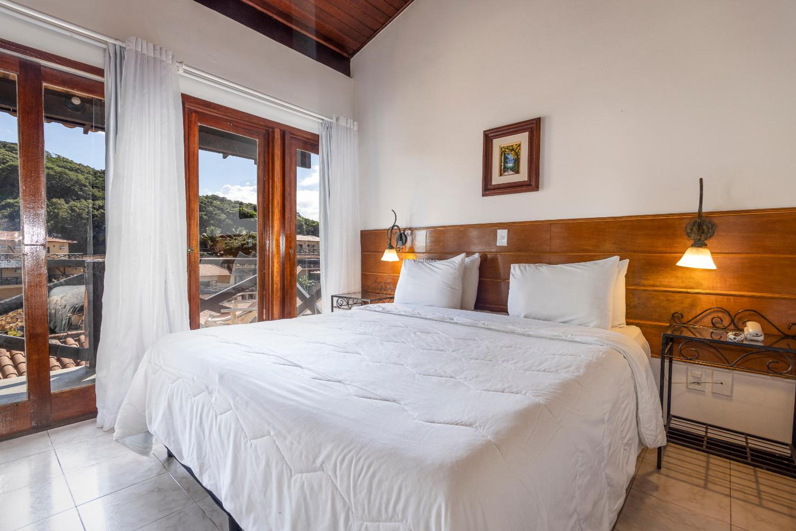 Double Room with Balcony and Sea View - Photo 11