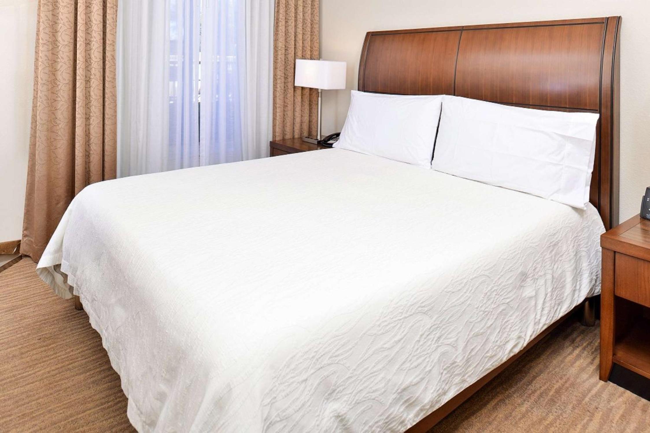One-Bedroom King Suite with Sofa Bed - Photo 4