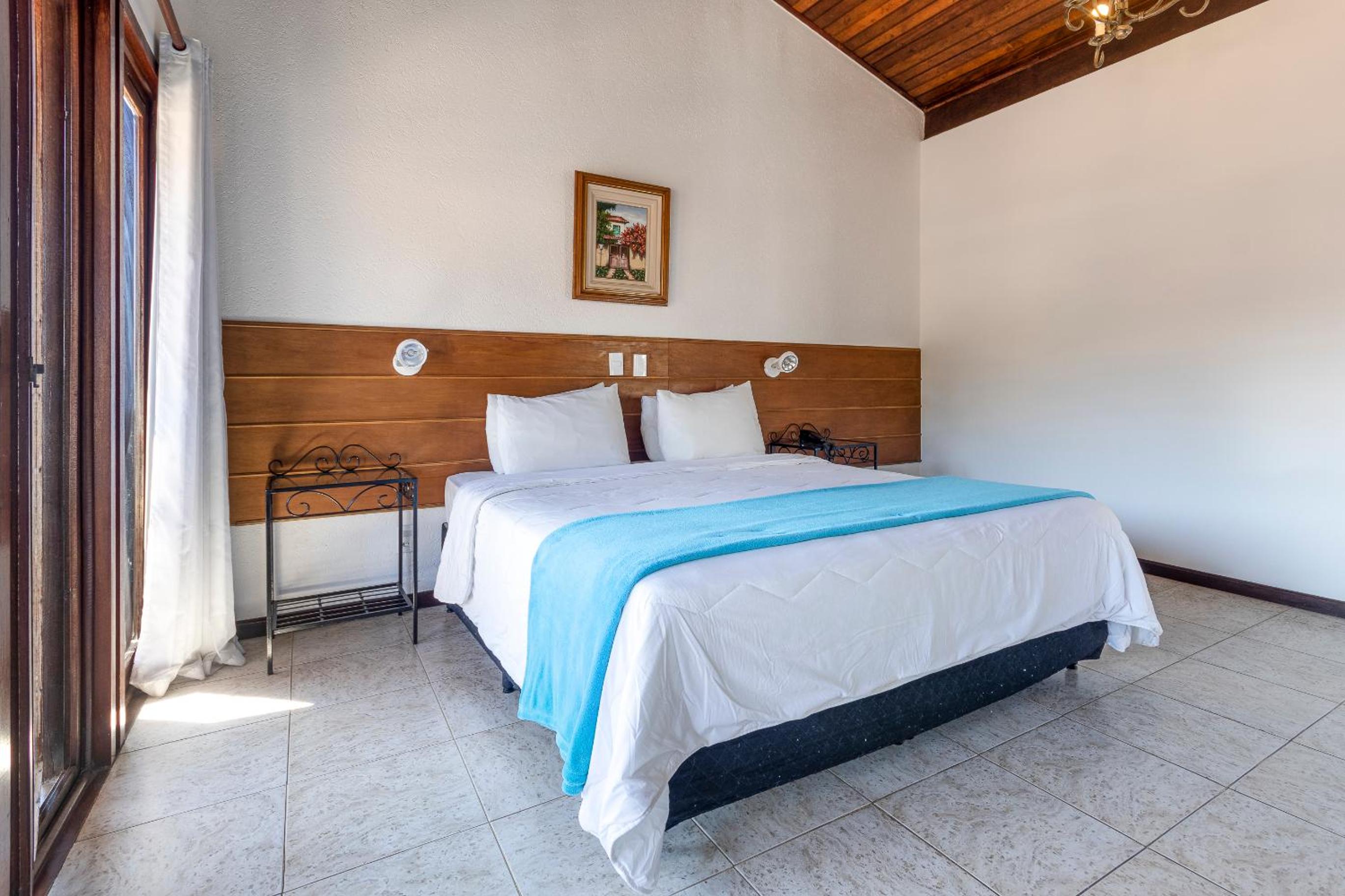 Standard Double Room - Photo 4