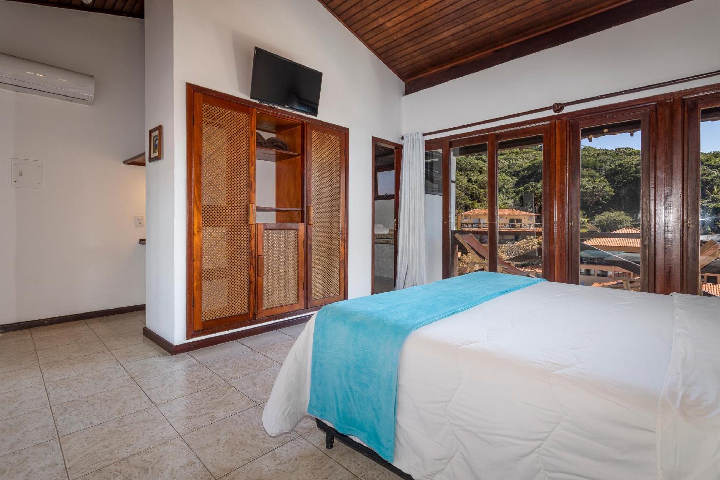 Double Room with Balcony and Sea View - Photo 20