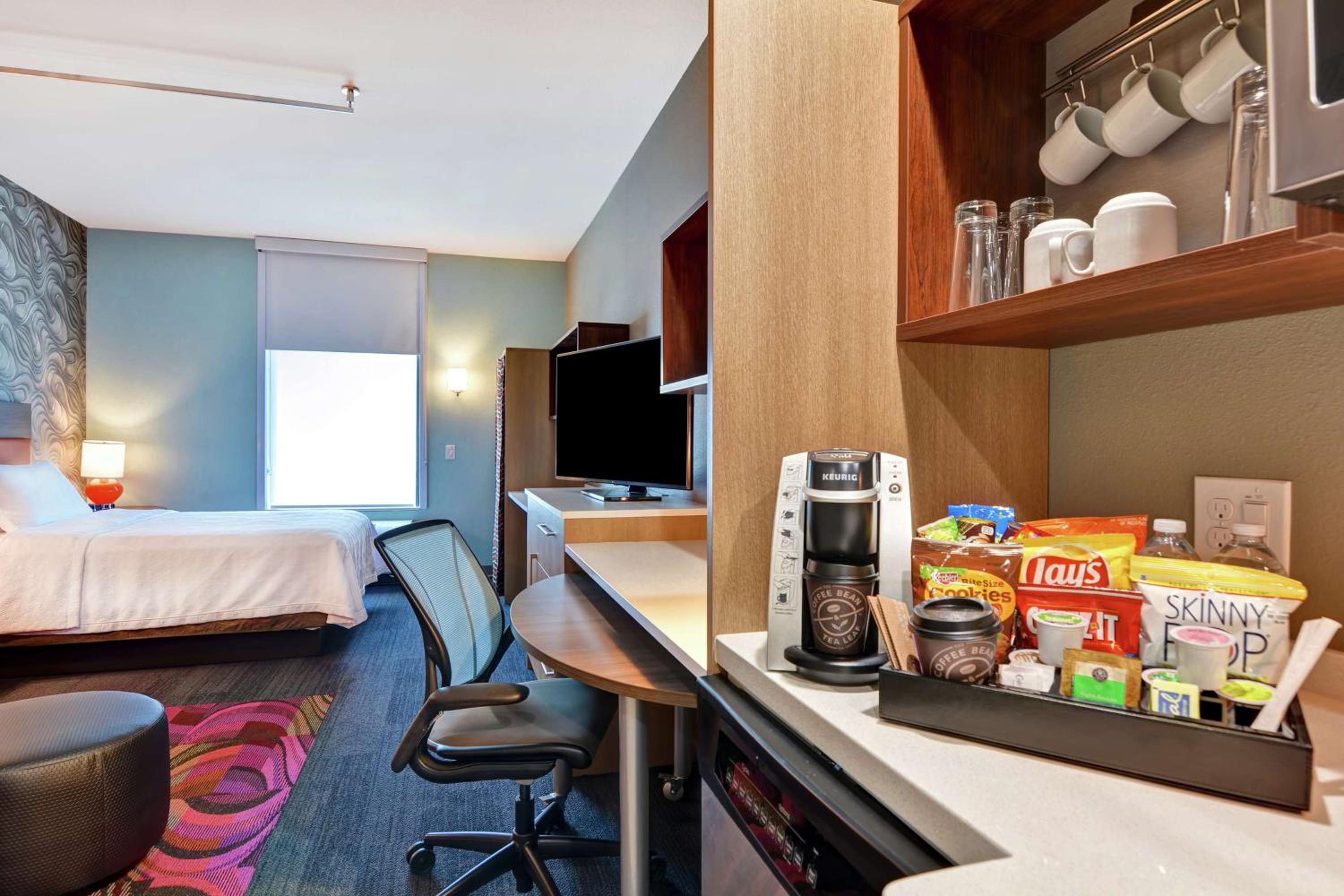 Premium Queen Studio Suite - Non-Smoking