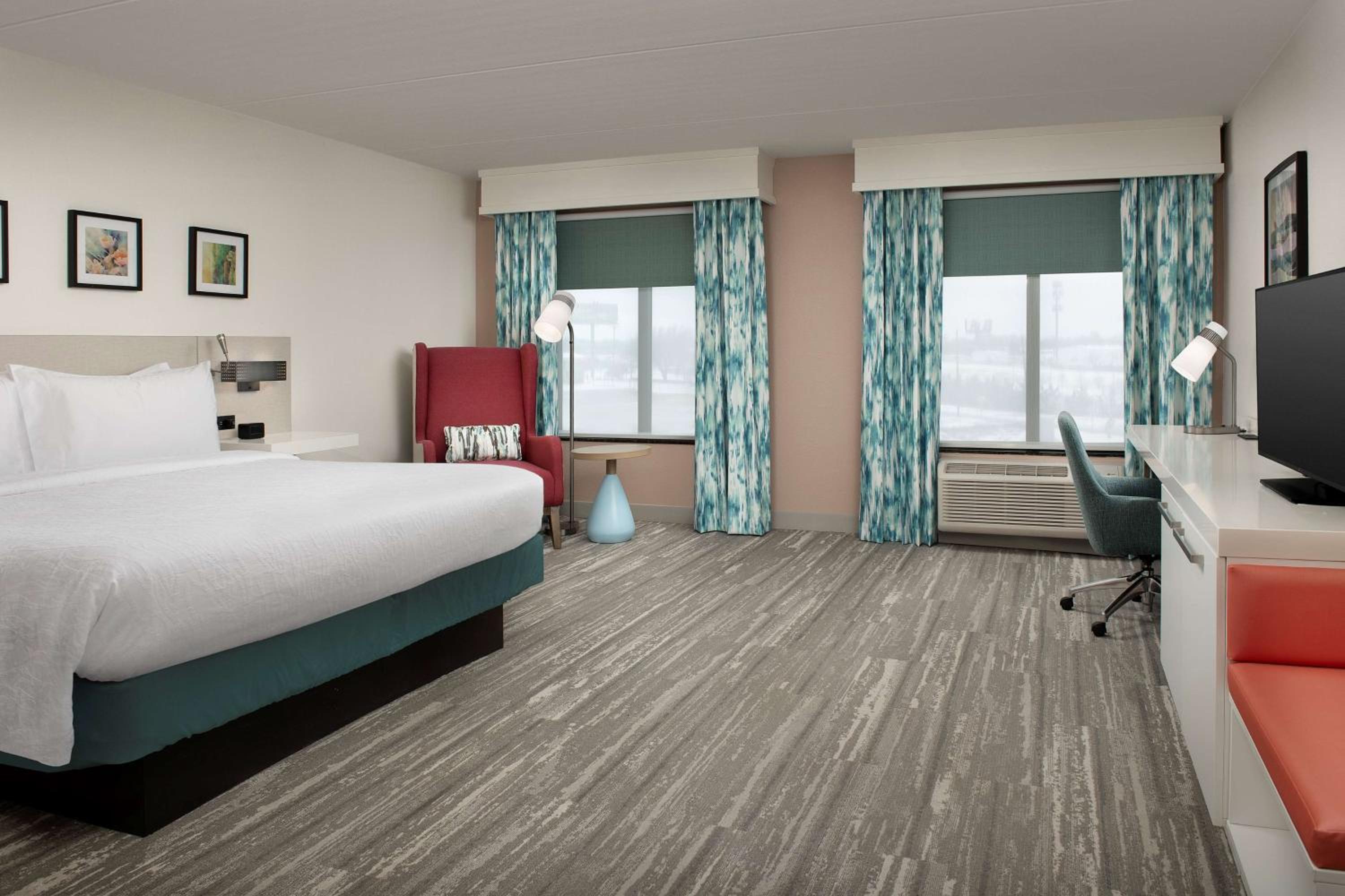 King Room with Whirlpool - Photo 1