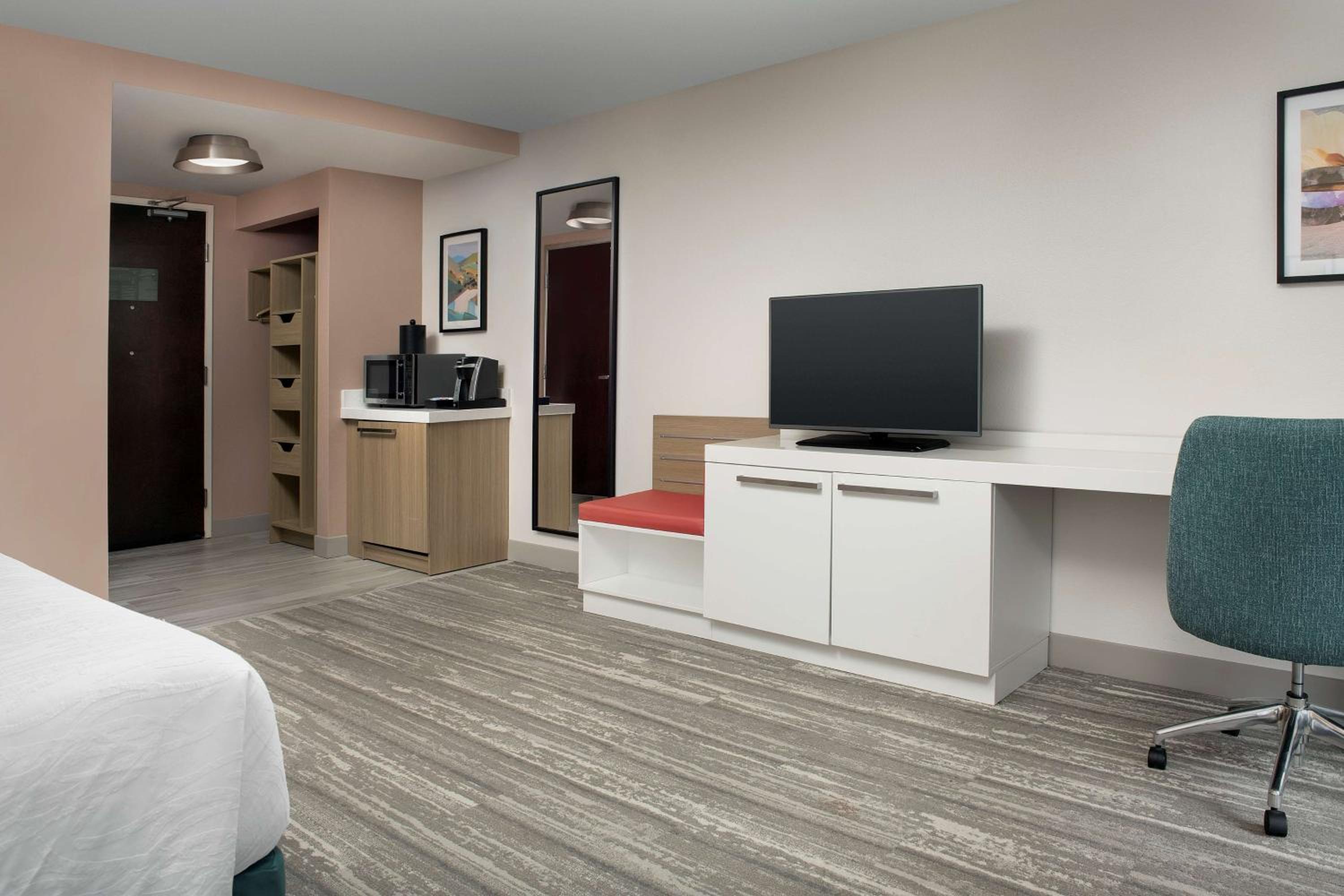 King Room with Transfer Shower - Mobility Access - Photo 4