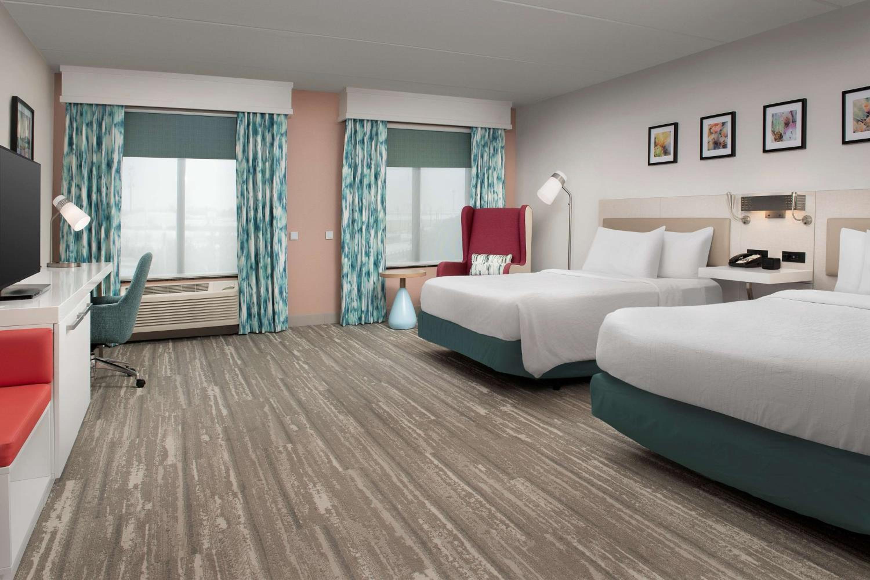Queen Room with Two Queen Beds - Mobility and Hearing Access/Non-Smoking - Photo 4