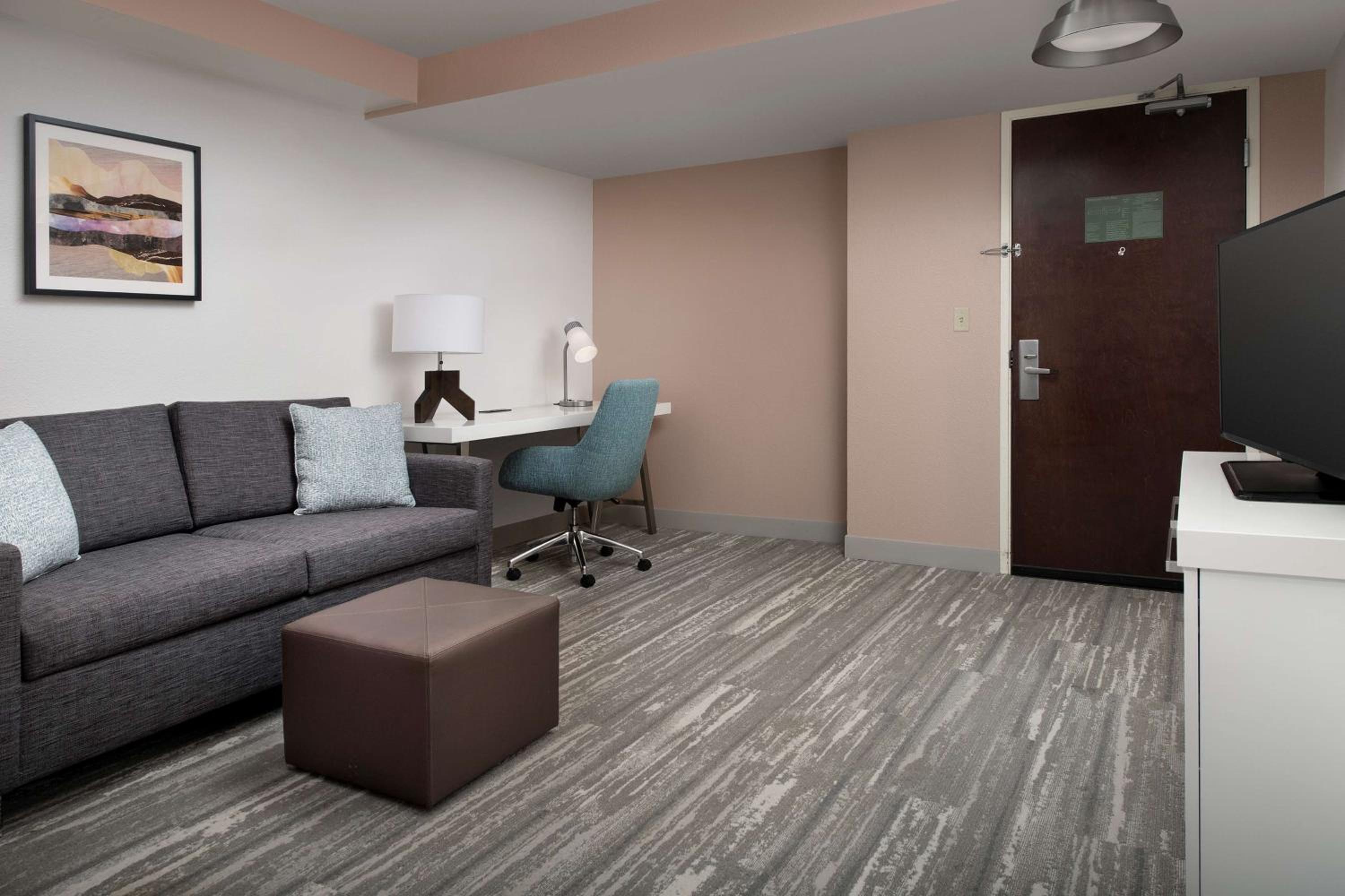 Junior Suite with Two Queen Beds - Photo 3