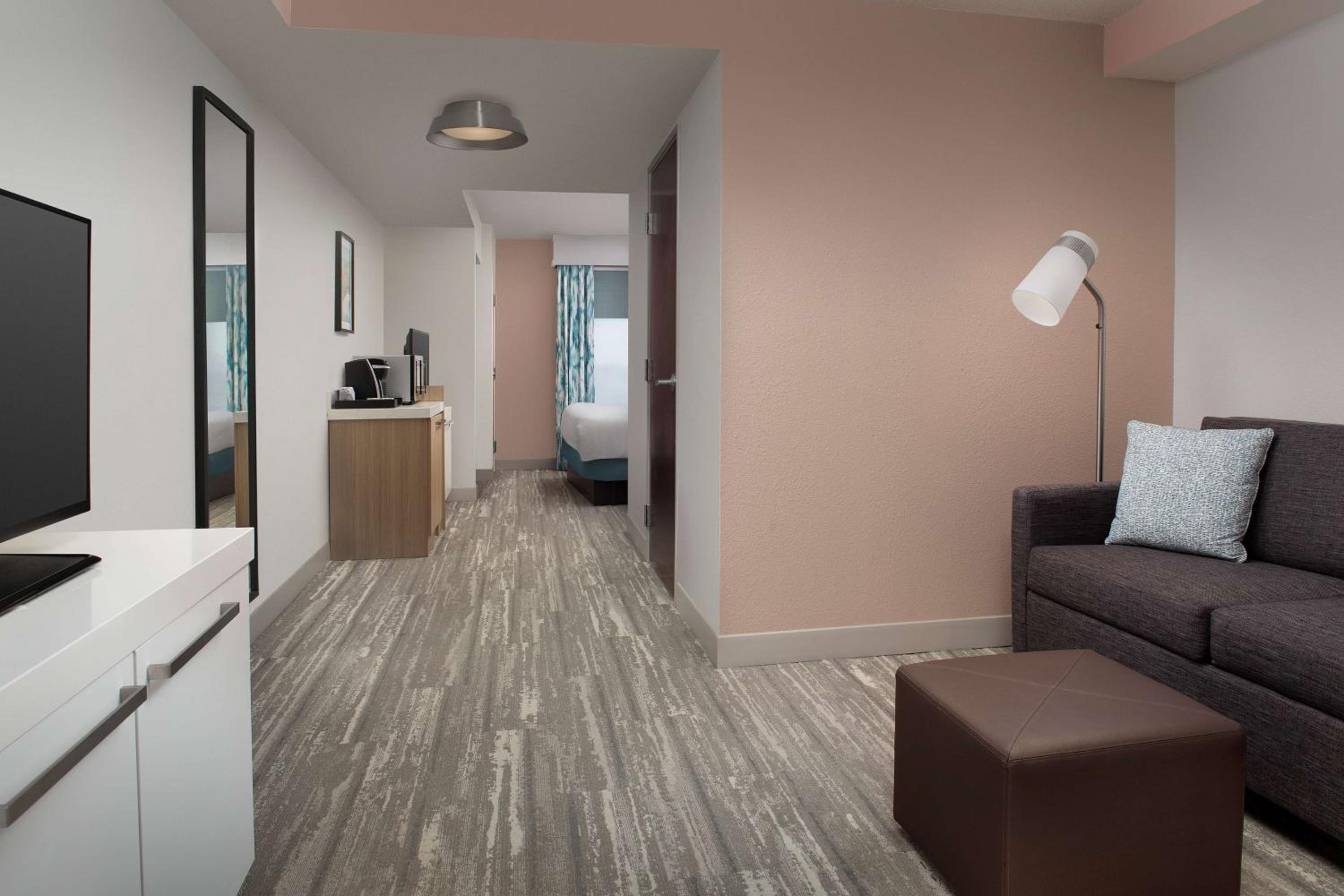 Junior King Suite with Sofa Bed - Photo 3