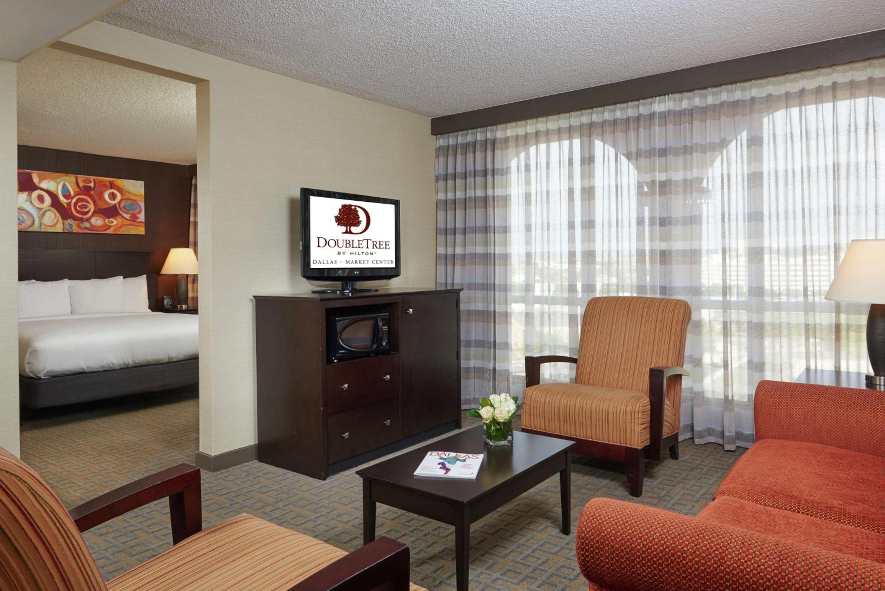 Junior King Suite - Non-Smoking - Photo 3