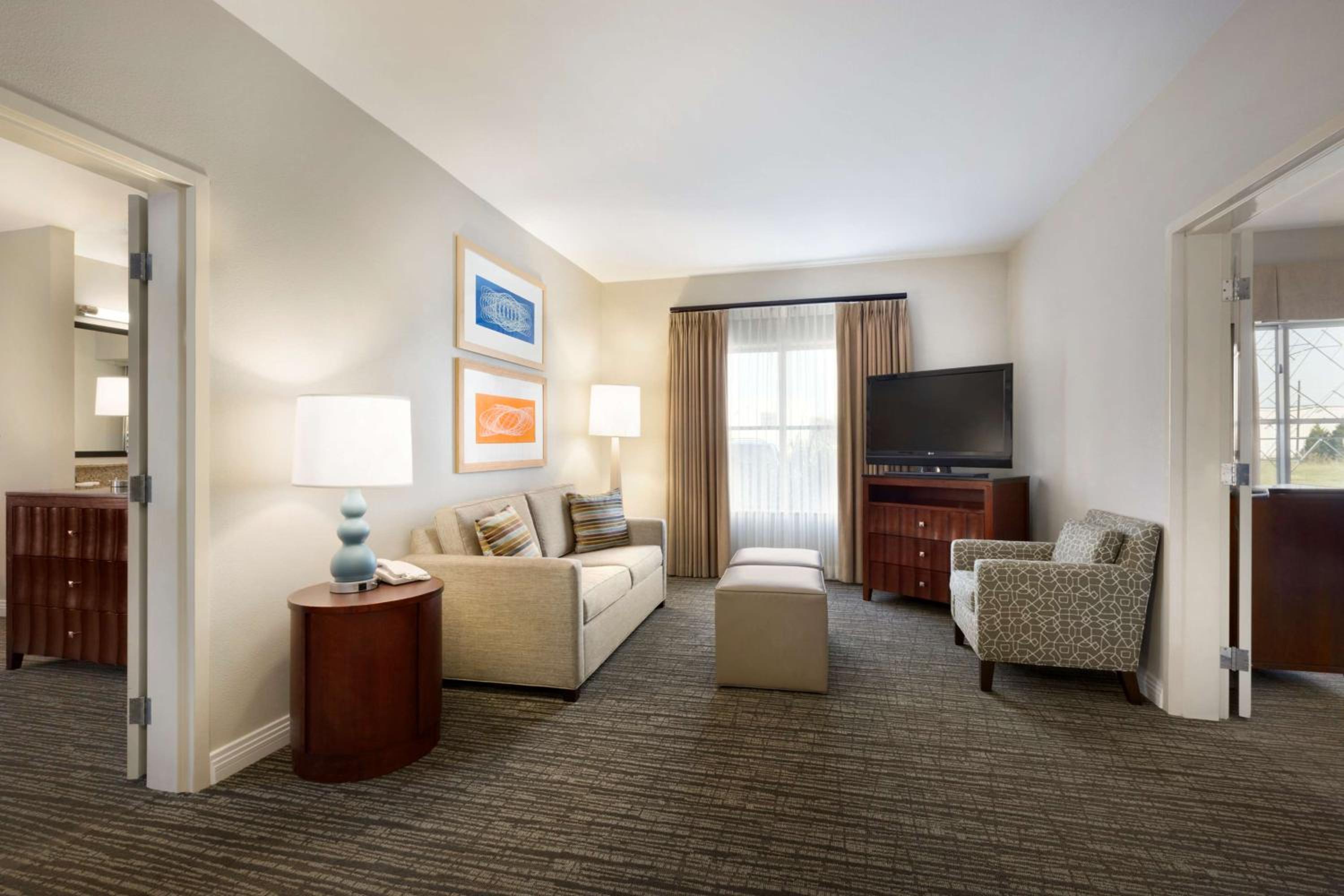 Two Bedroom Suite with One King and Two Queen Beds - Non-Smoking - Photo 5