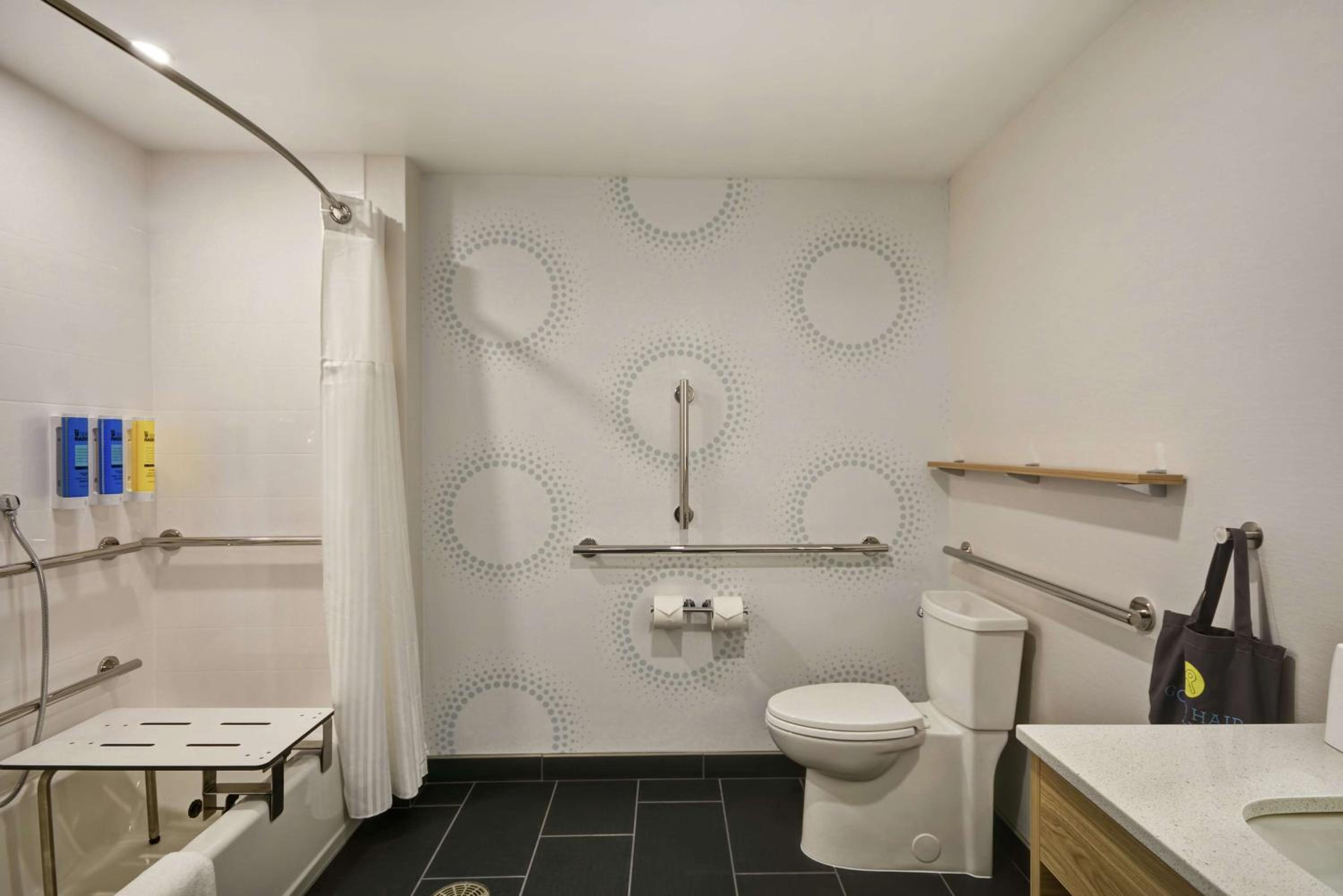 Queen Room with Two Queen Beds - Mobility and Hearing Access - Photo 2