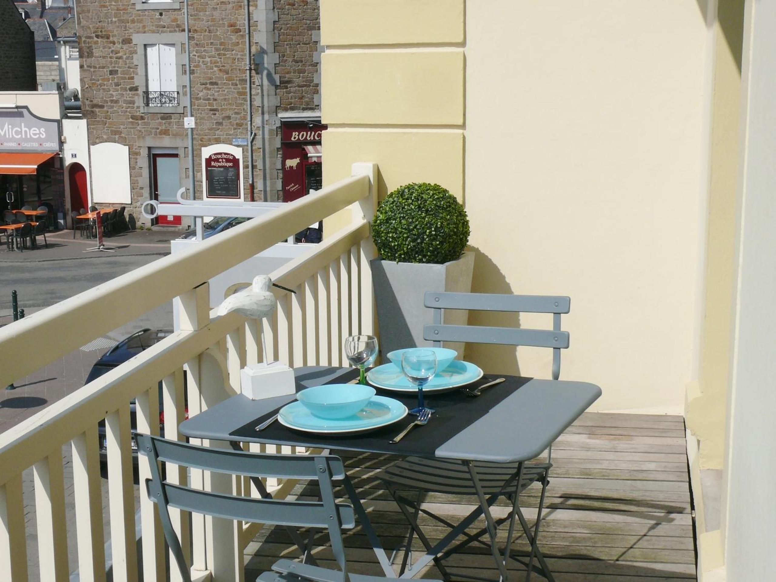 Studio with Balcony photo 1