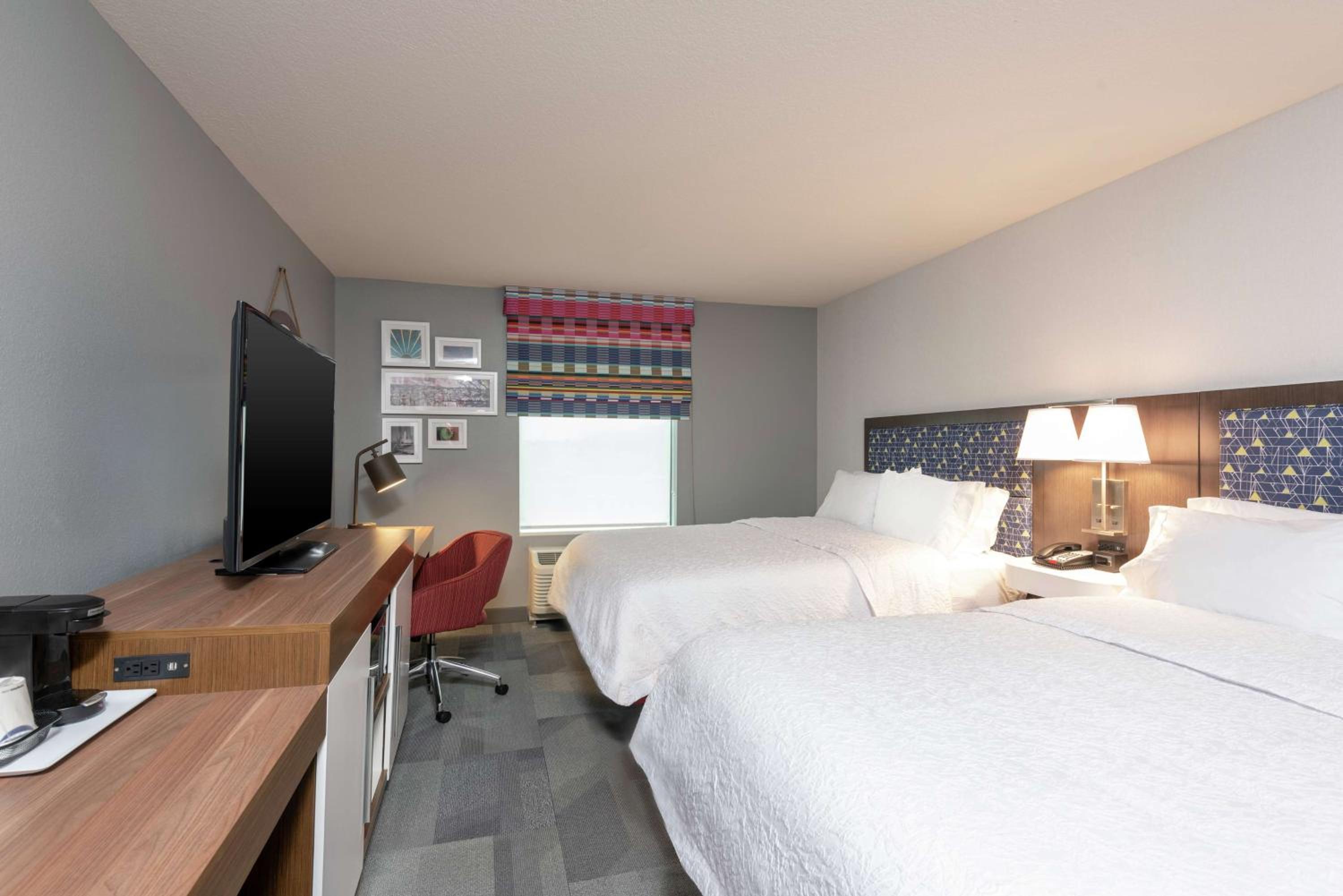 Queen Room with Two Queen Beds - Non-Smoking photo 1