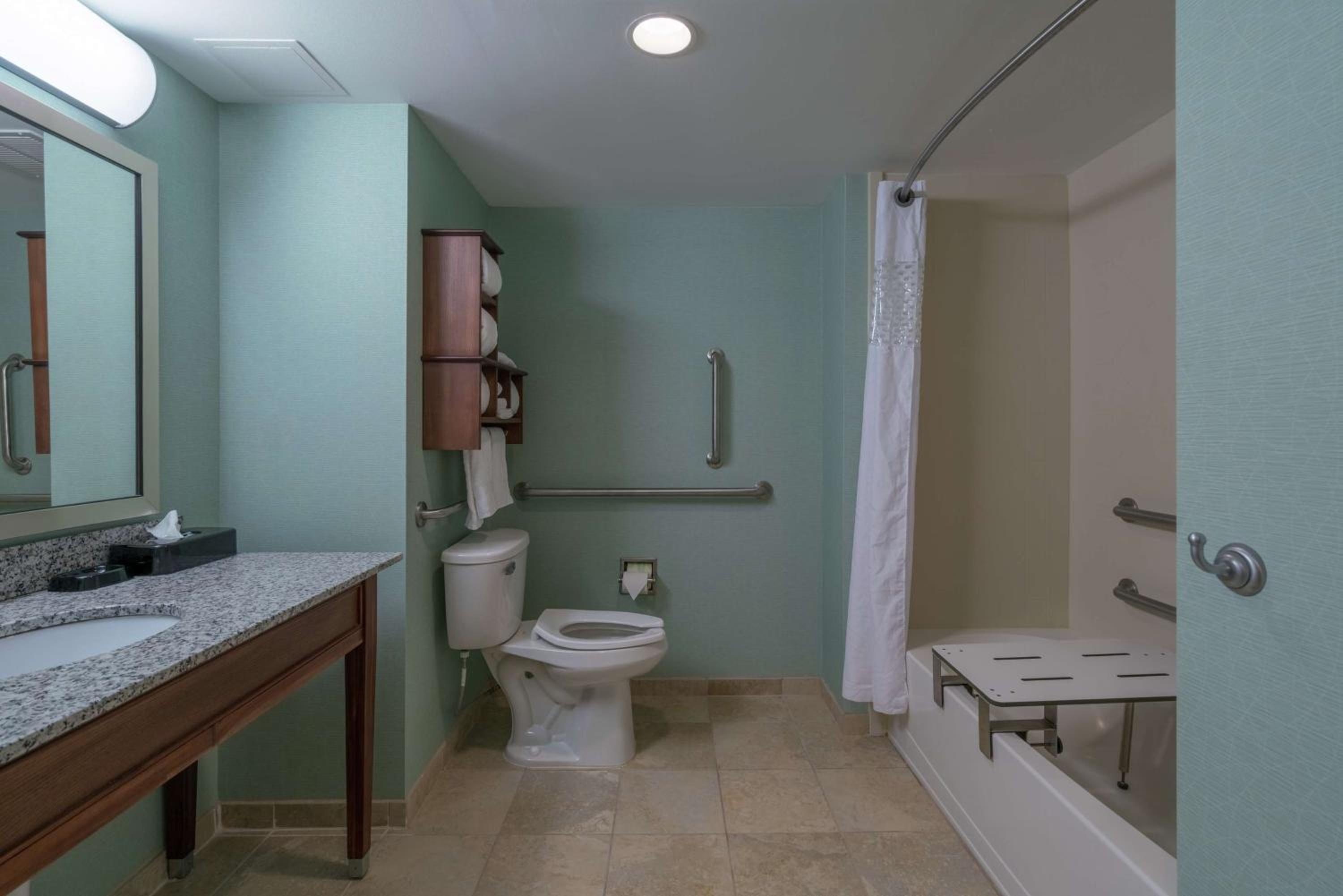 Queen Room with Two Queen Beds - Mobility and Hearing Access/Non-Smoking - Photo 2