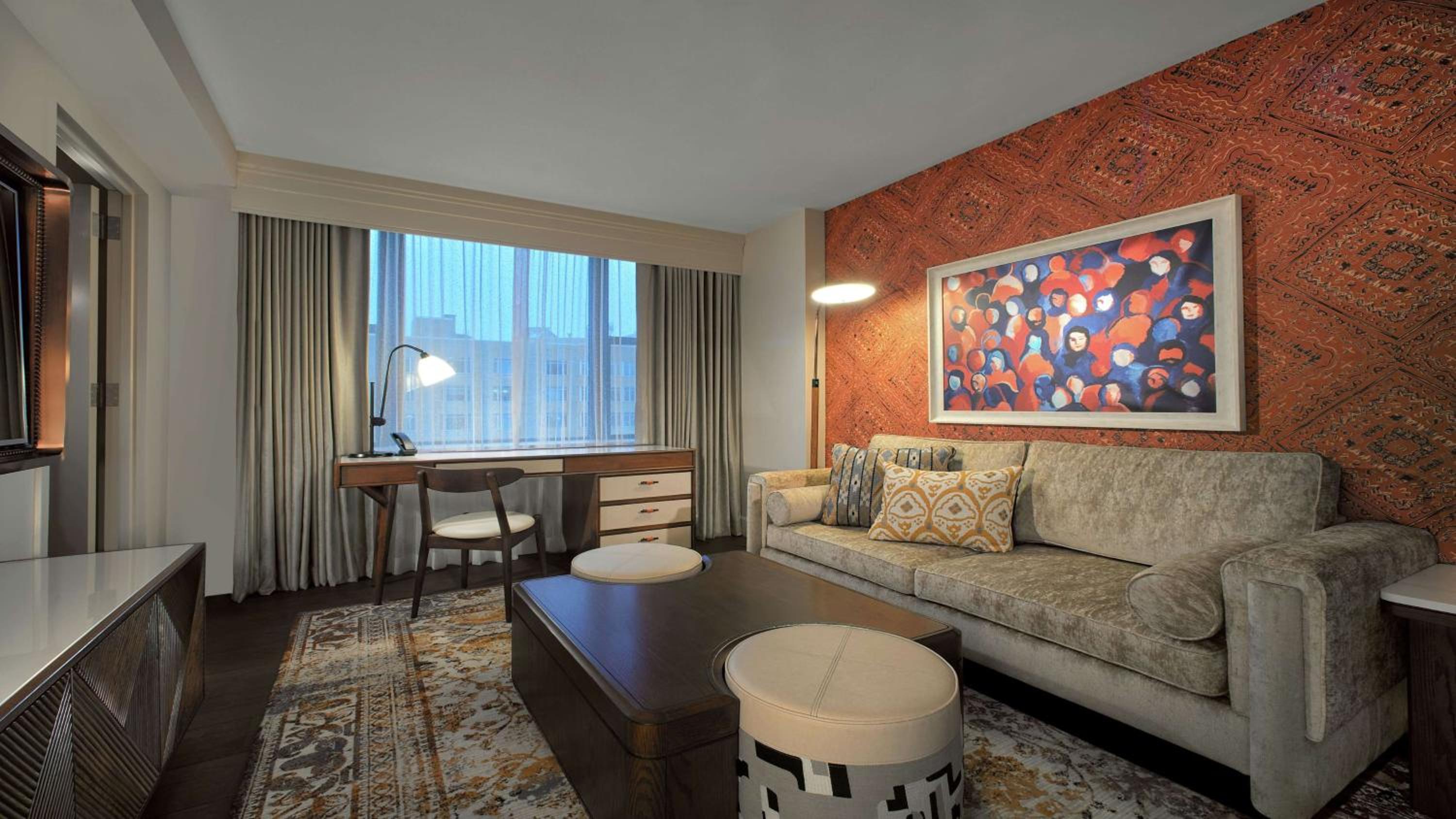 Deluxe King Suite