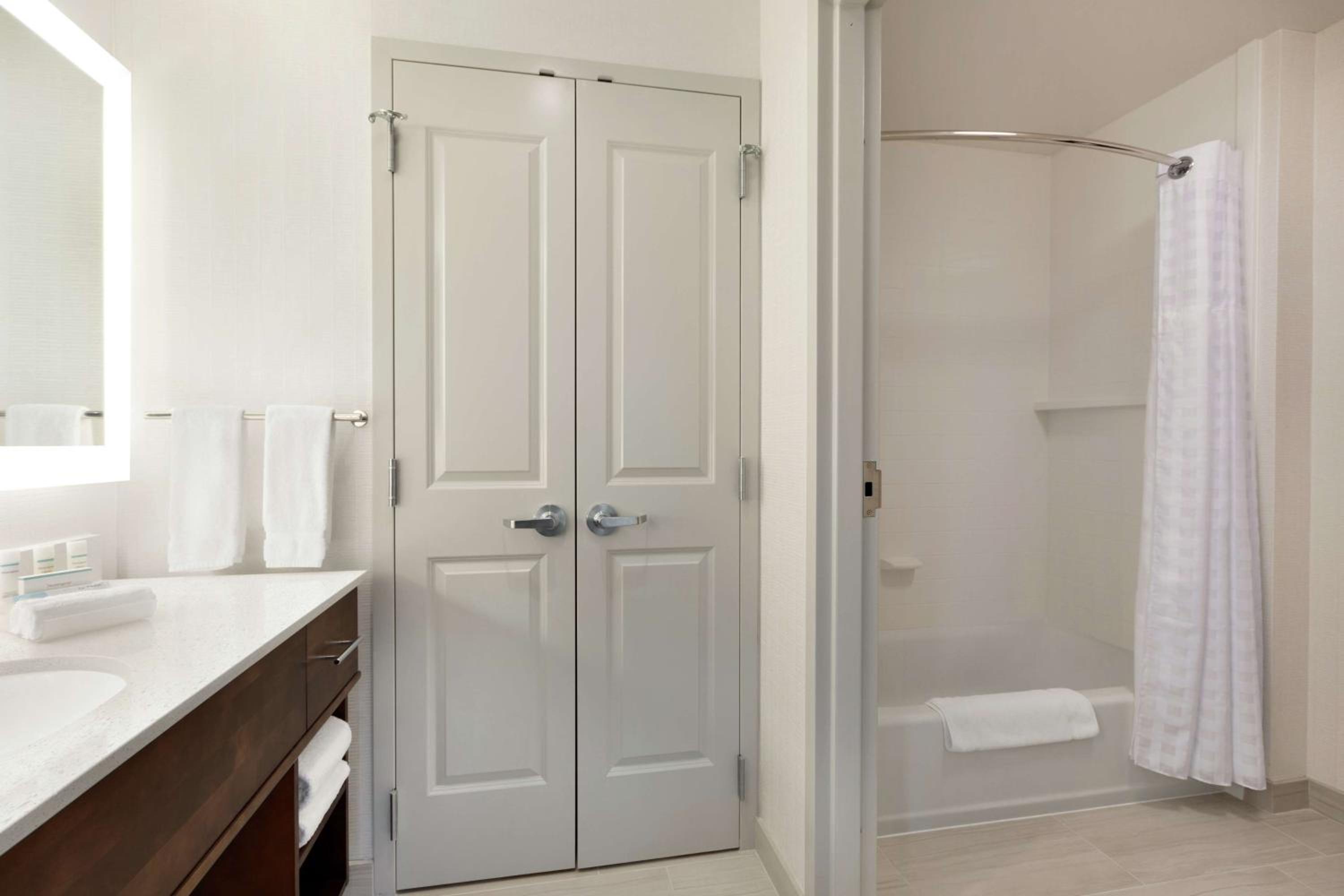 Two-Bedroom Suite - Non-Smoking